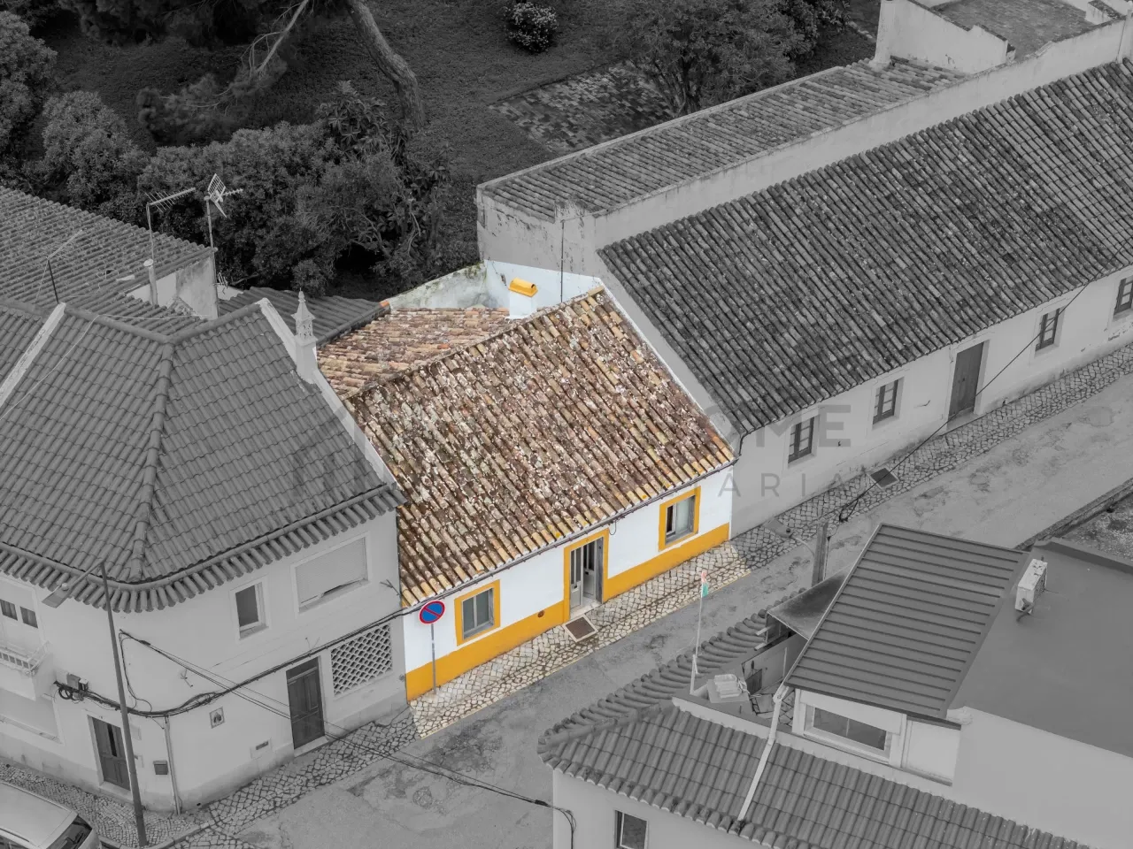 Villa with Garden in Lagoa's Heart - Image 4