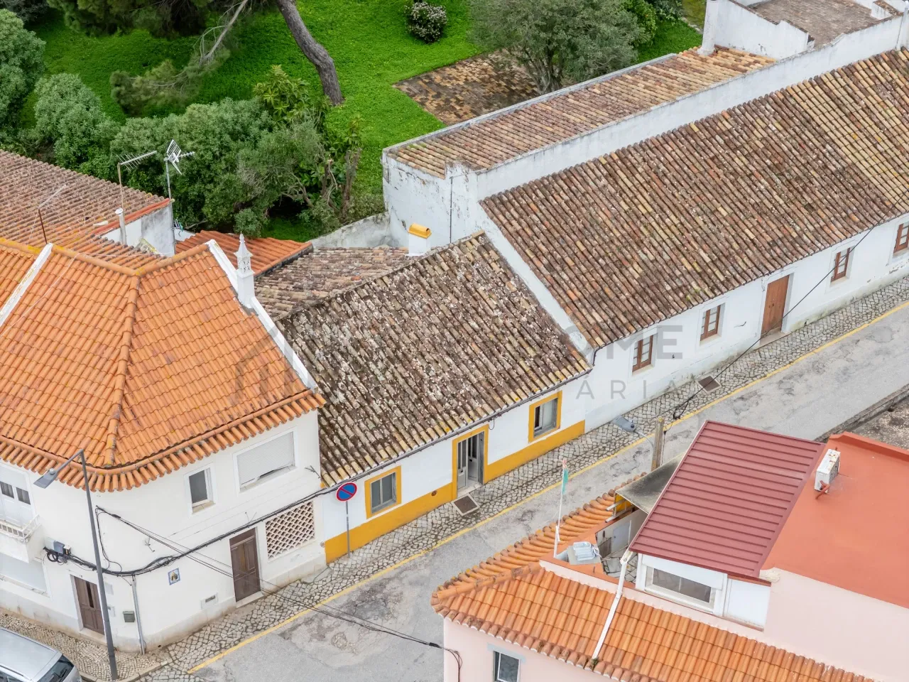 Villa with Garden in Lagoa's Heart - Image 5