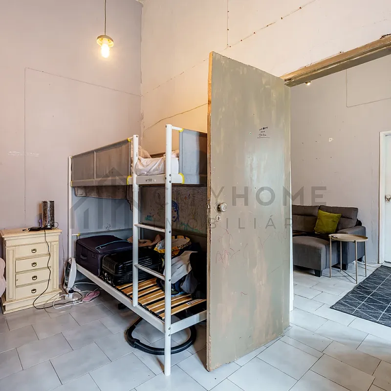 View image 12