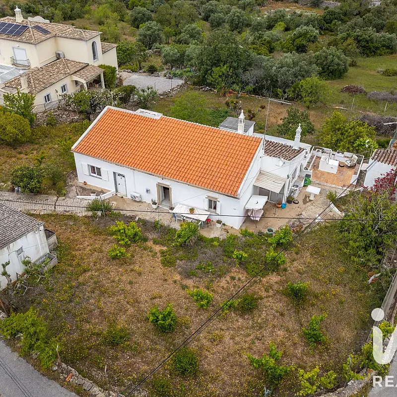 1970s 3-Bedroom House with Garden and Pool in São Brás de Alportel