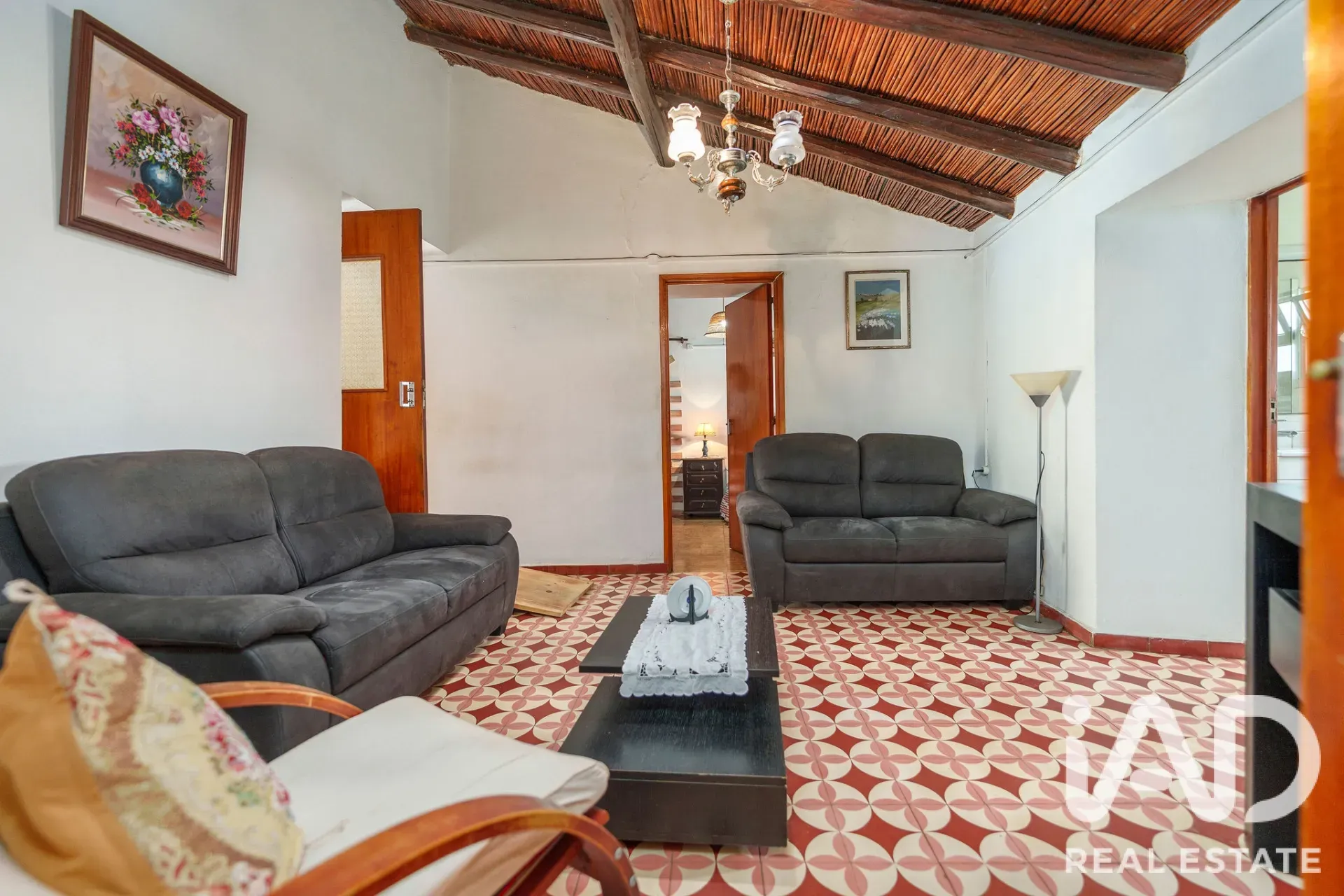 1970s 3-Bedroom House with Garden and Pool in São Brás de Alportel - View image 8 of 40