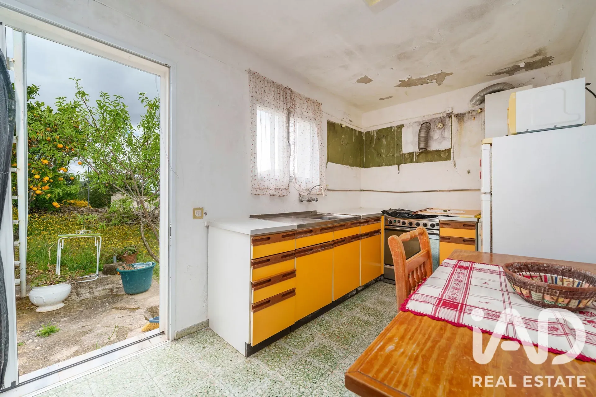 1970s 3-Bedroom House with Garden and Pool in São Brás de Alportel - View image 12 of 40