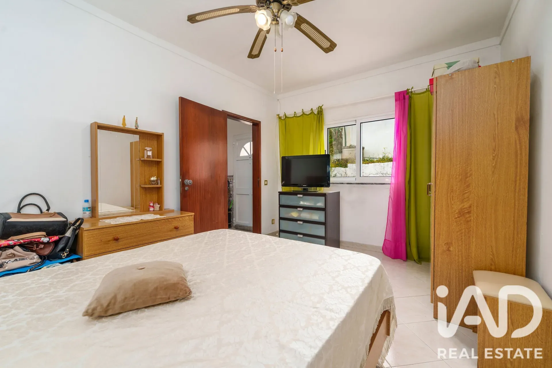 1970s 3-Bedroom House with Garden and Pool in São Brás de Alportel - View image 26 of 40