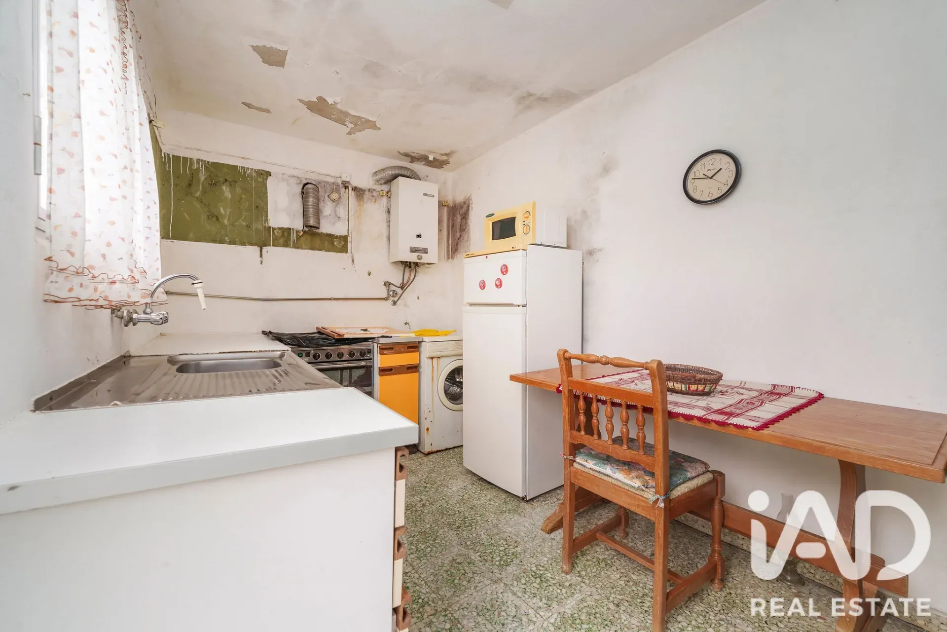 1970s 3-Bedroom House with Garden and Pool in São Brás de Alportel - View image 28 of 40