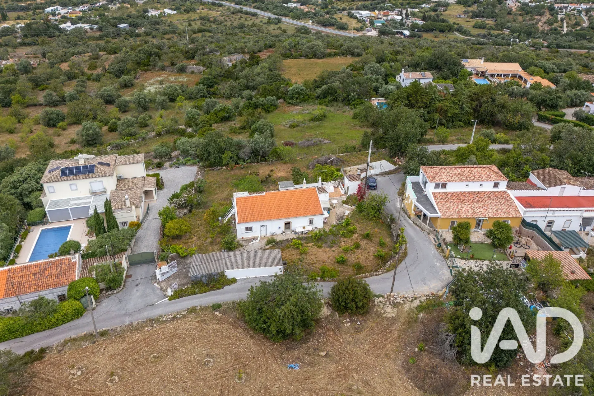 1970s 3-Bedroom House with Garden and Pool in São Brás de Alportel - View image 37 of 40