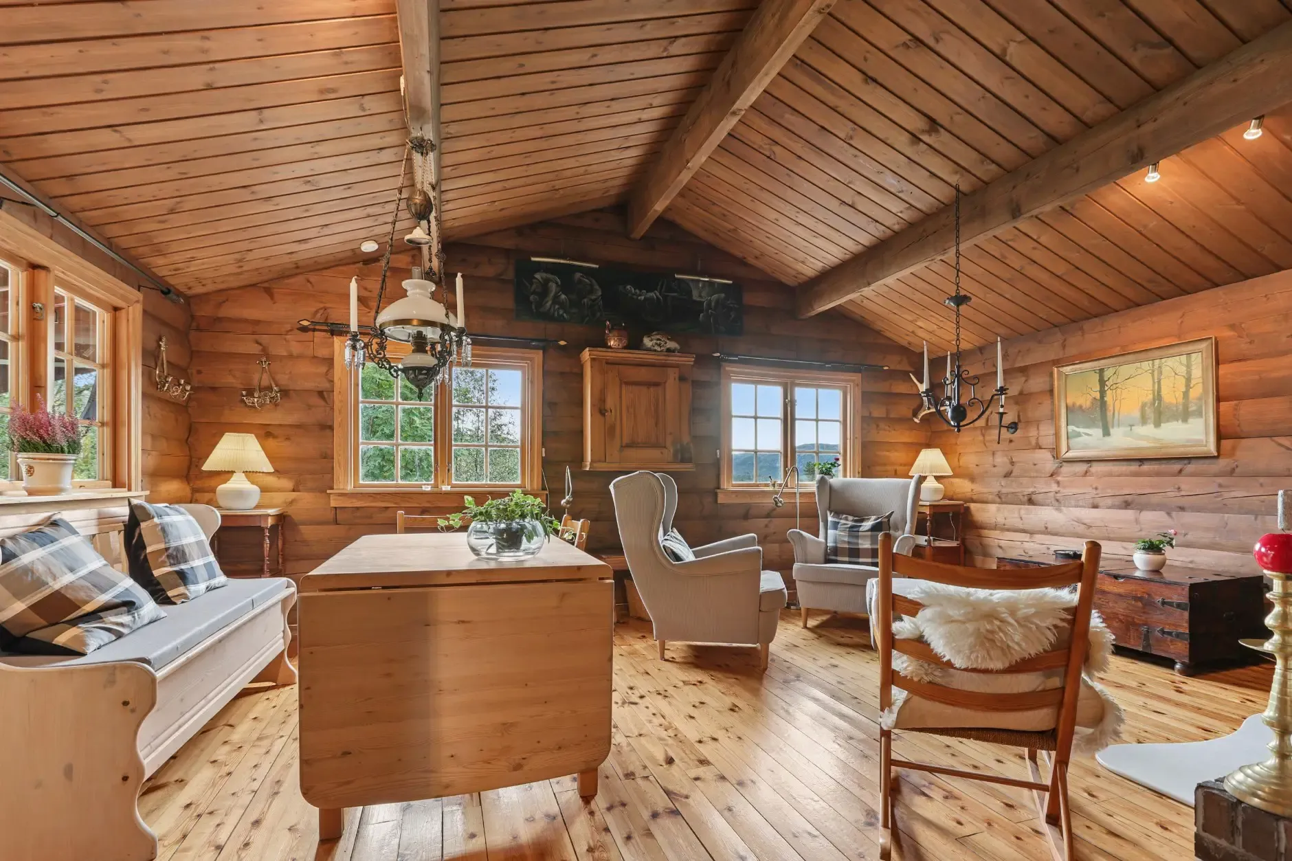 Vinje Cabin Retreat: 4 Bedrooms, Expansive Terrace, and Cosy Fireplaces - Image 3