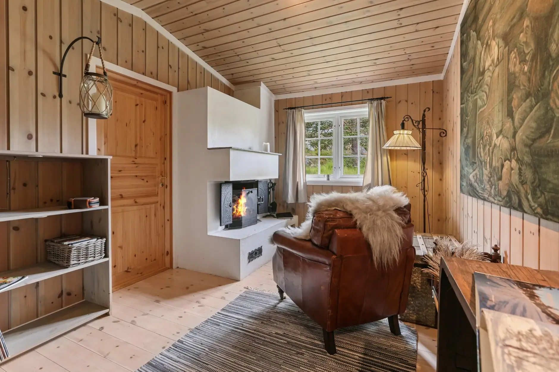 Vinje Cabin Retreat: 4 Bedrooms, Expansive Terrace, and Cosy Fireplaces - View image 11 of 30