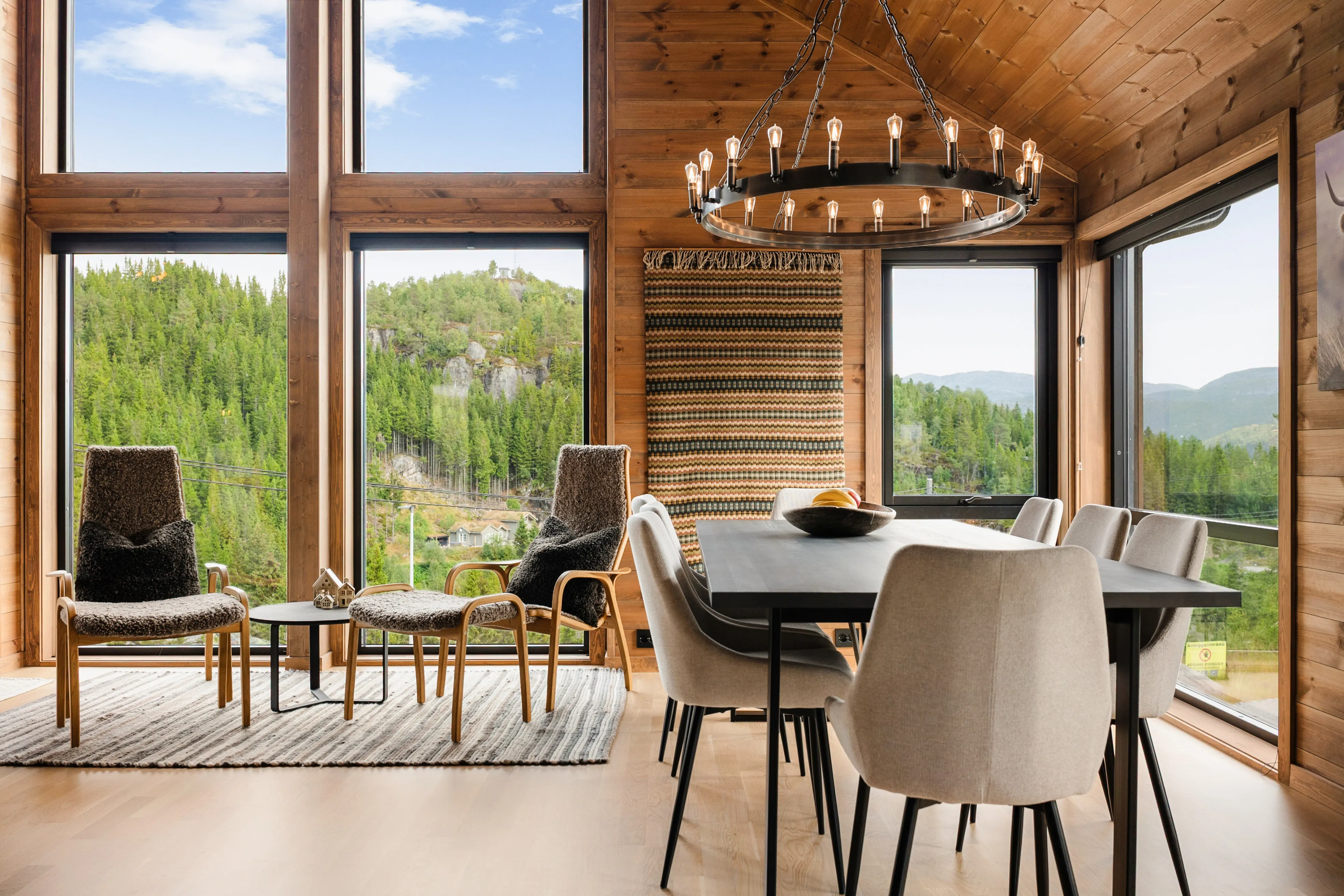 Modern Norwegian Home with Expansive Terrace in Scenic Sirdal - Image 5