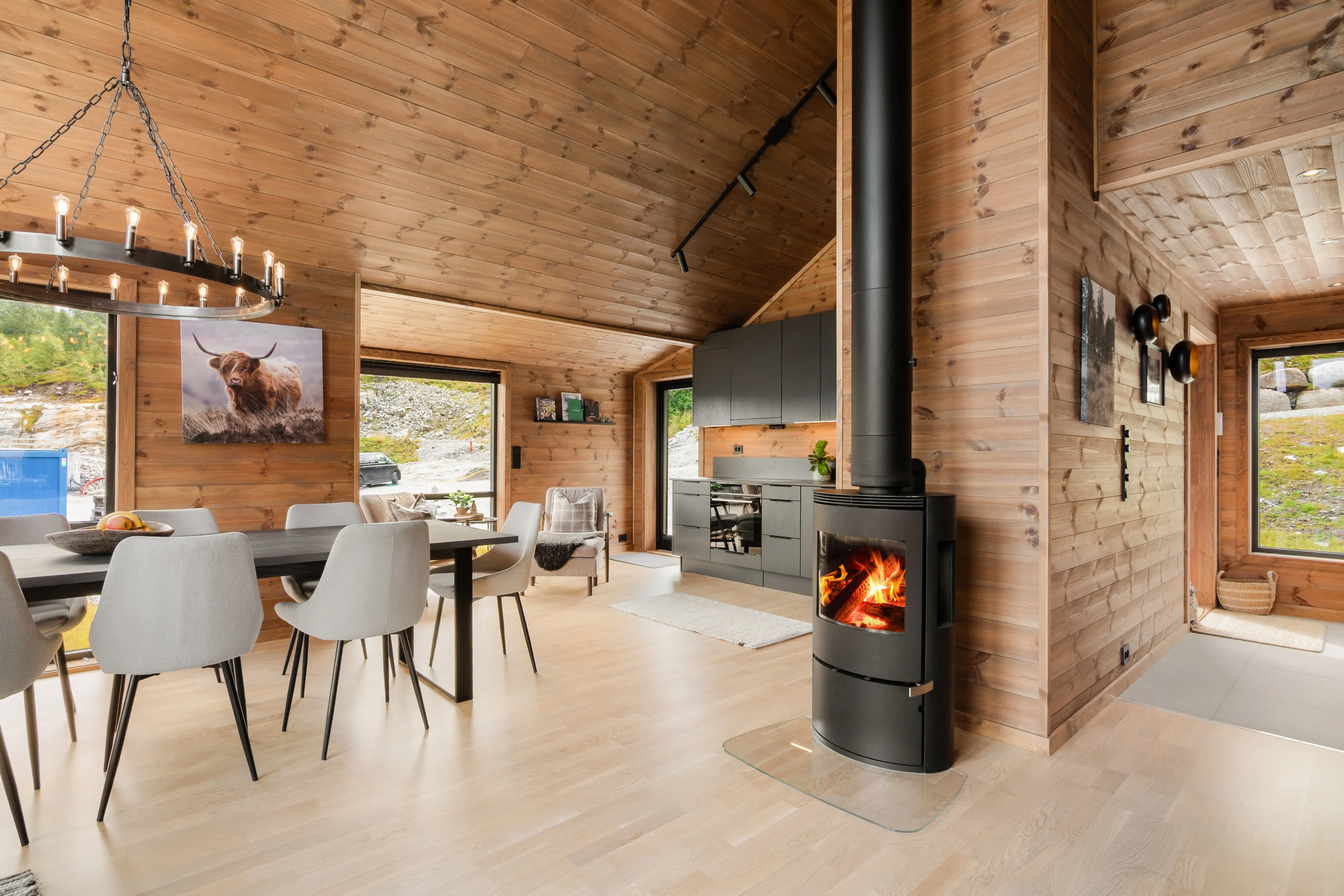 Modern Norwegian Home with Expansive Terrace in Scenic Sirdal - View image 8 of 33