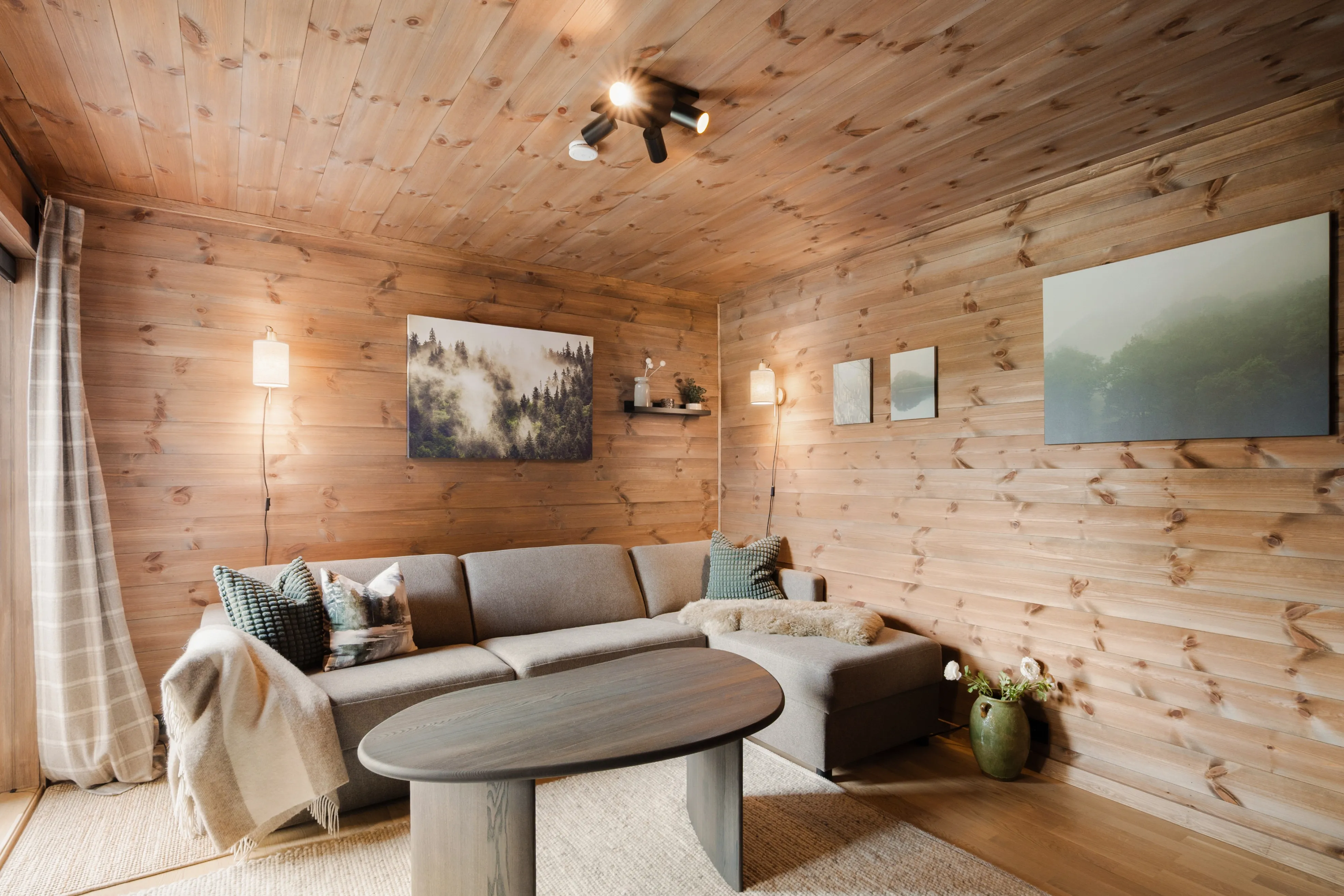 Modern Norwegian Home with Expansive Terrace in Scenic Sirdal - View image 18 of 33