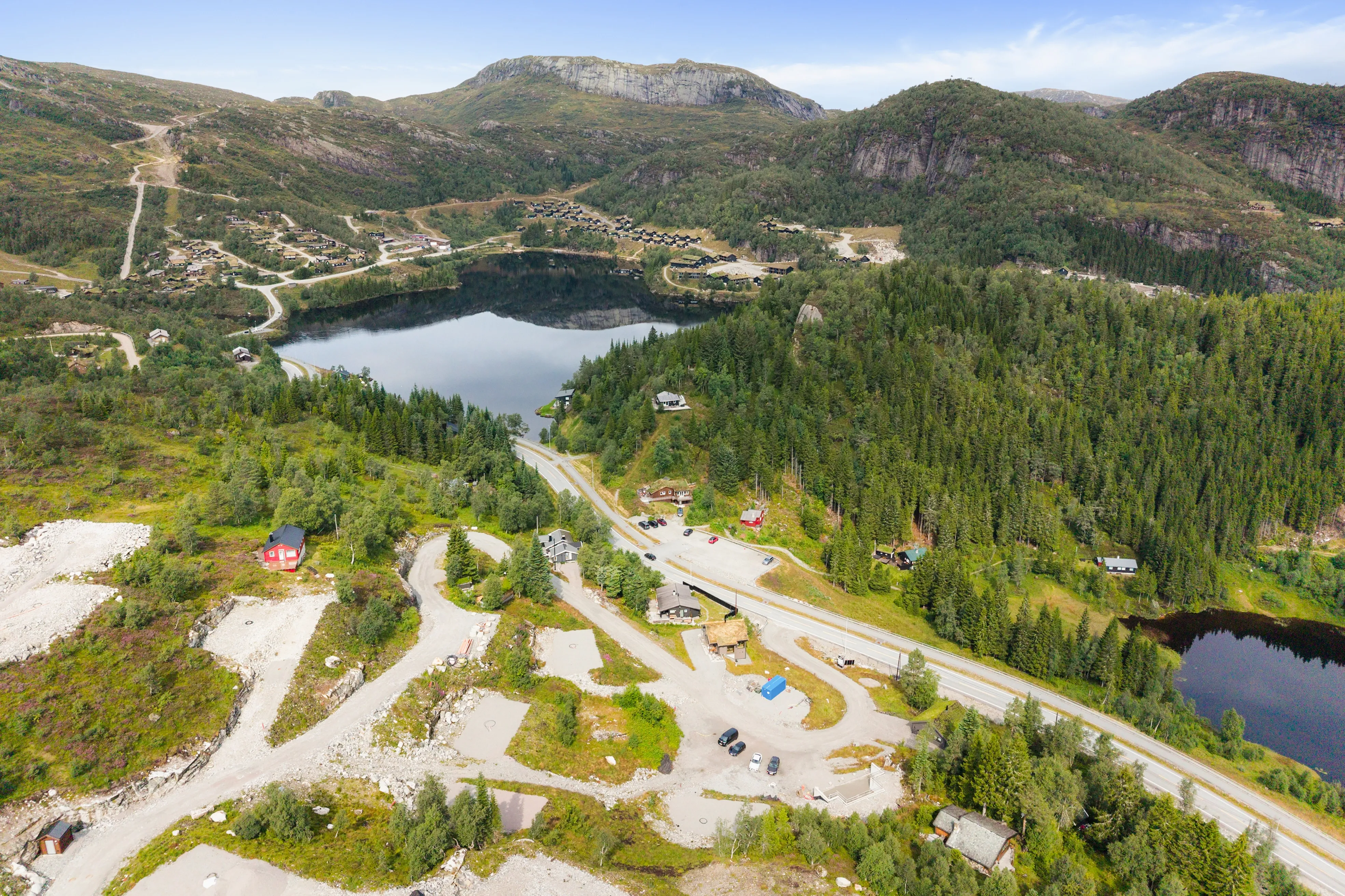 Modern Norwegian Home with Expansive Terrace in Scenic Sirdal - View image 31 of 33