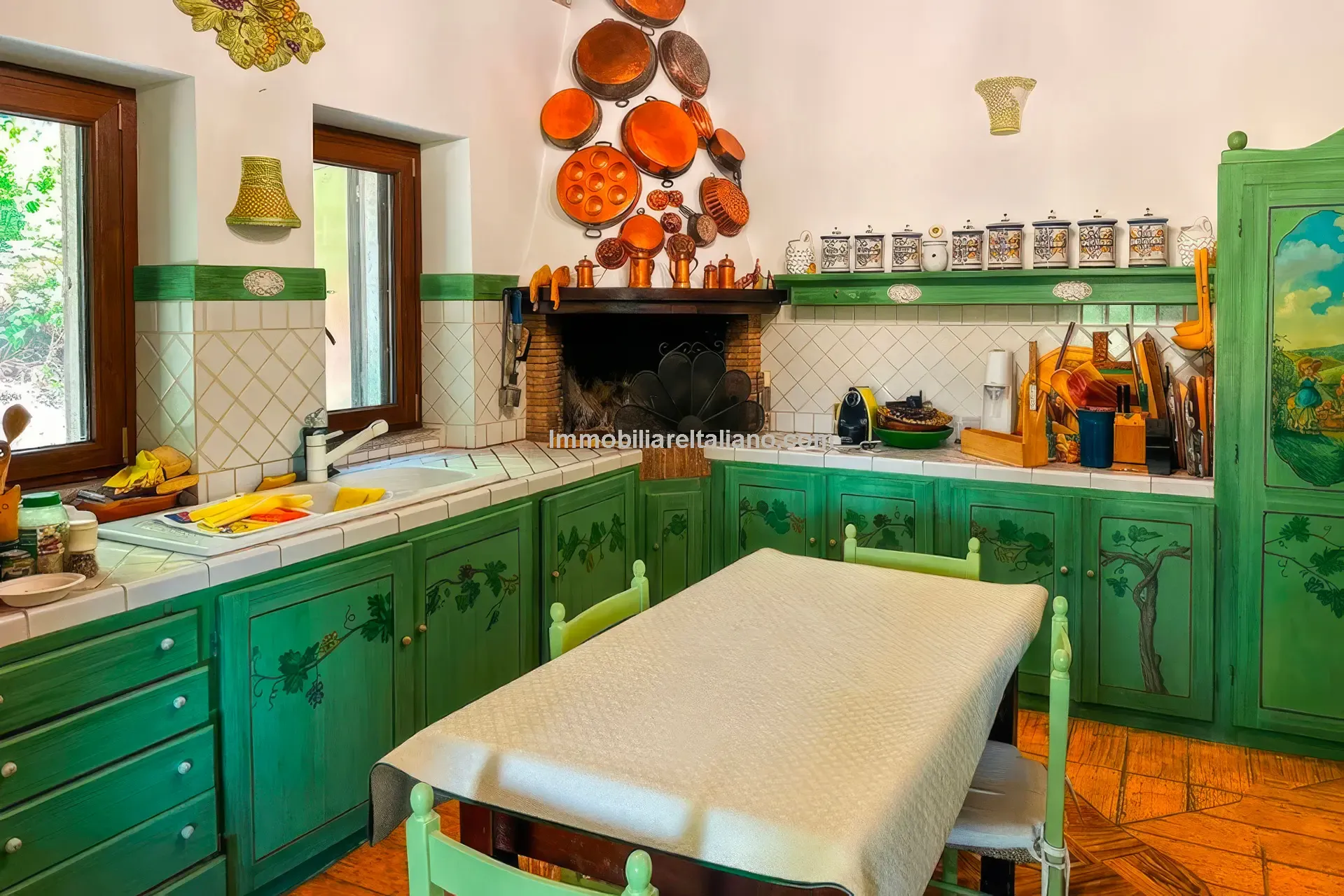 Expansive Farmhouse with Vineyard in Lazio's Scenic Countryside - View image 22 of 42