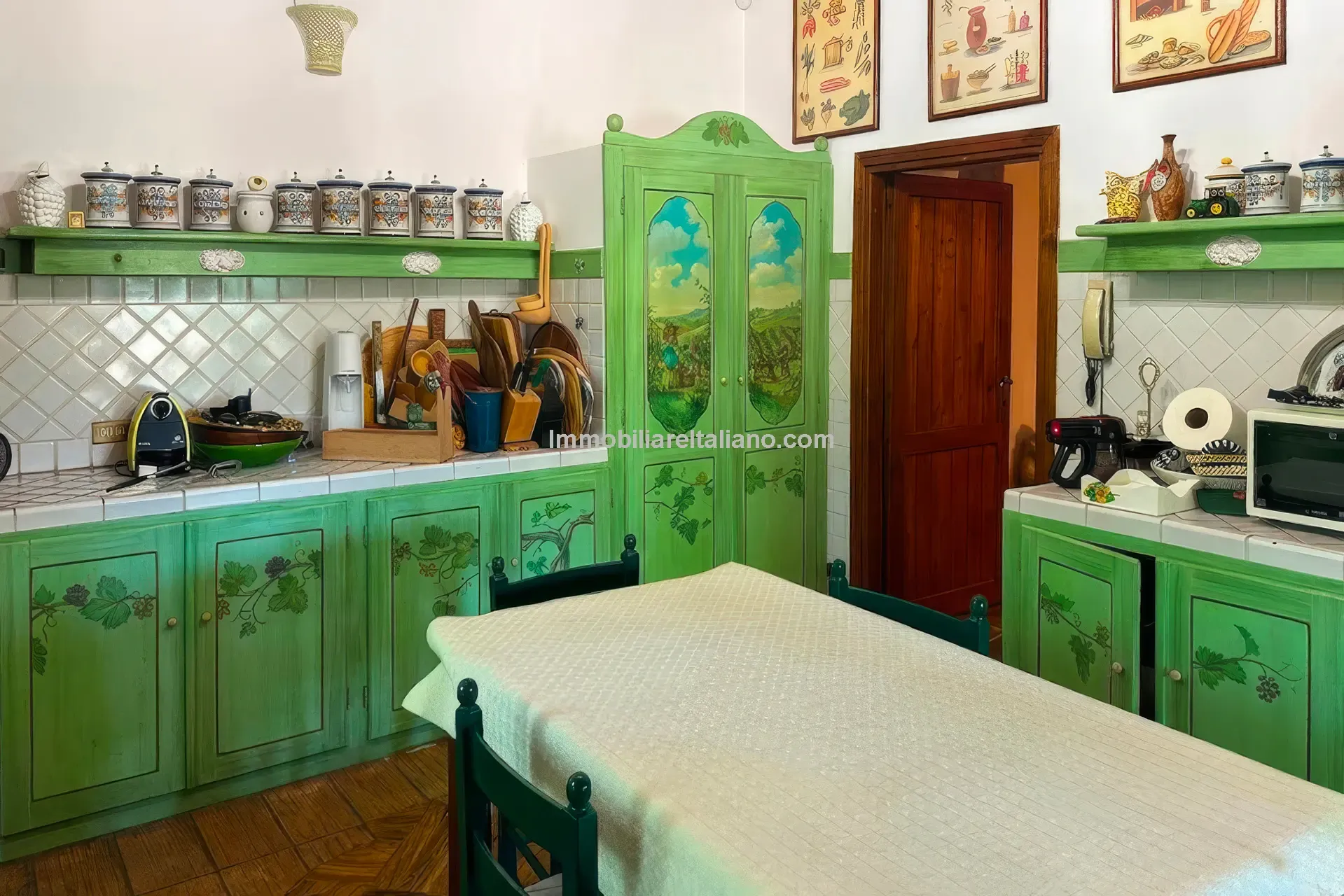 Expansive Farmhouse with Vineyard in Lazio's Scenic Countryside - View image 23 of 42