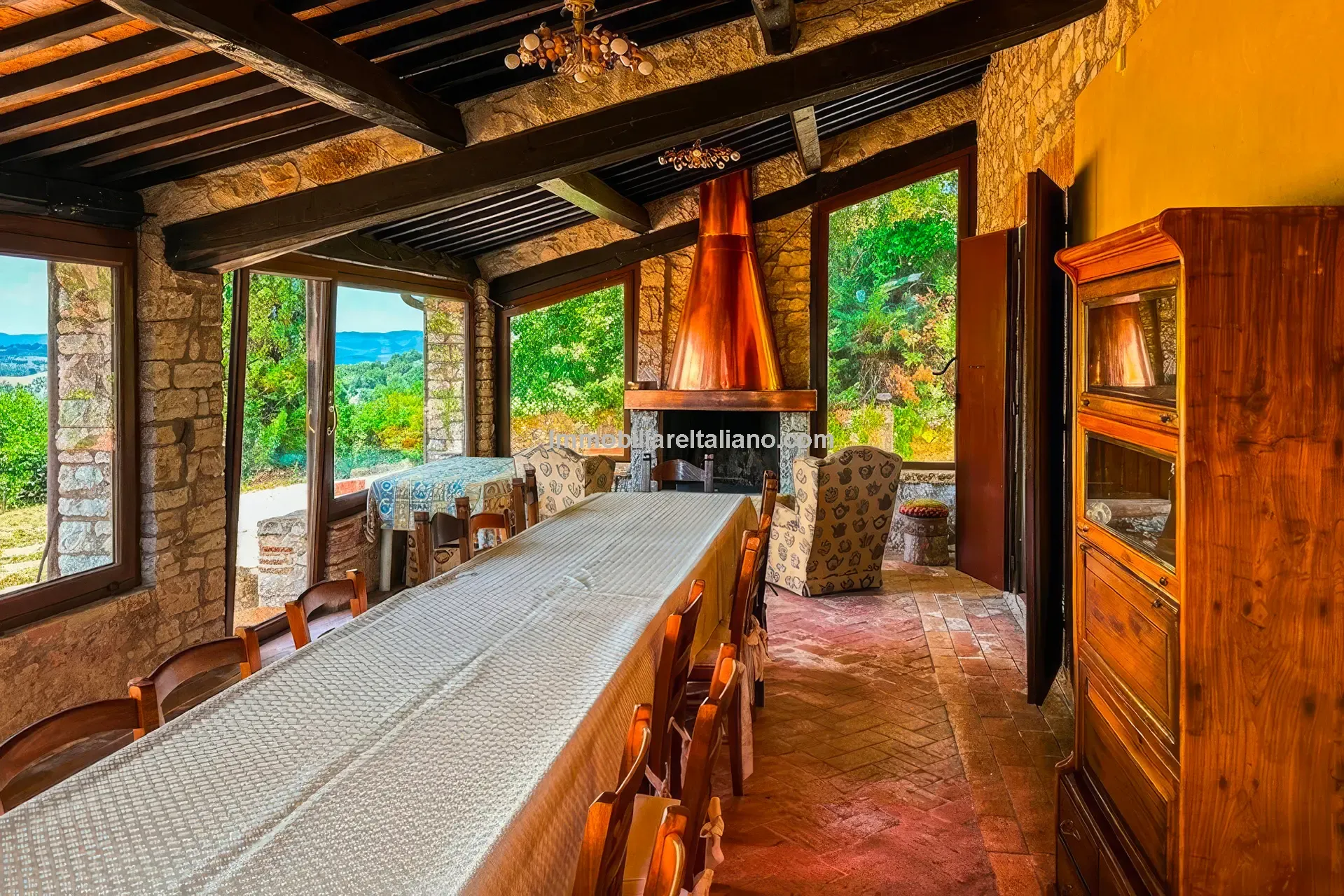 Expansive Farmhouse with Vineyard in Lazio's Scenic Countryside - View image 25 of 42