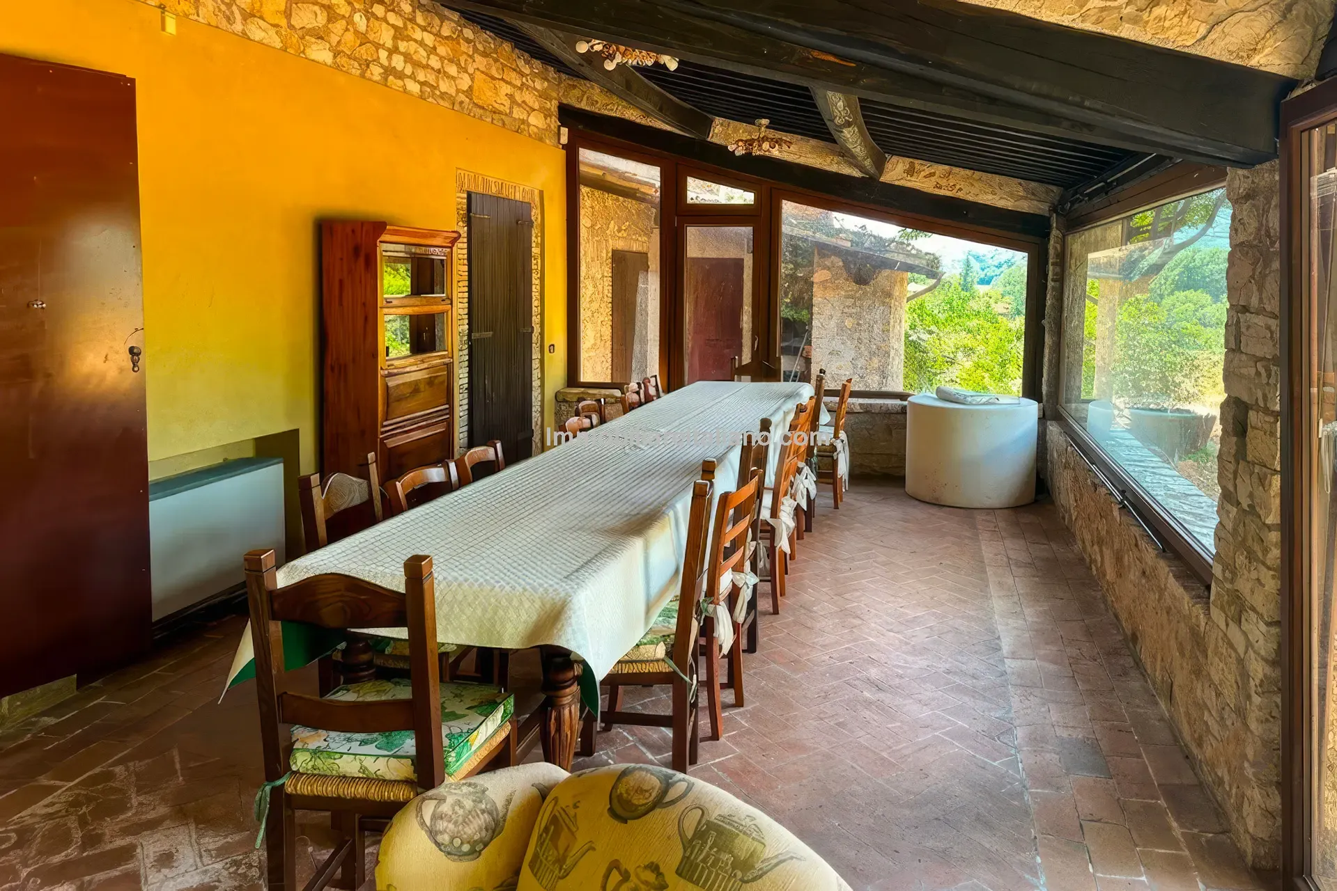 Expansive Farmhouse with Vineyard in Lazio's Scenic Countryside - View image 27 of 42