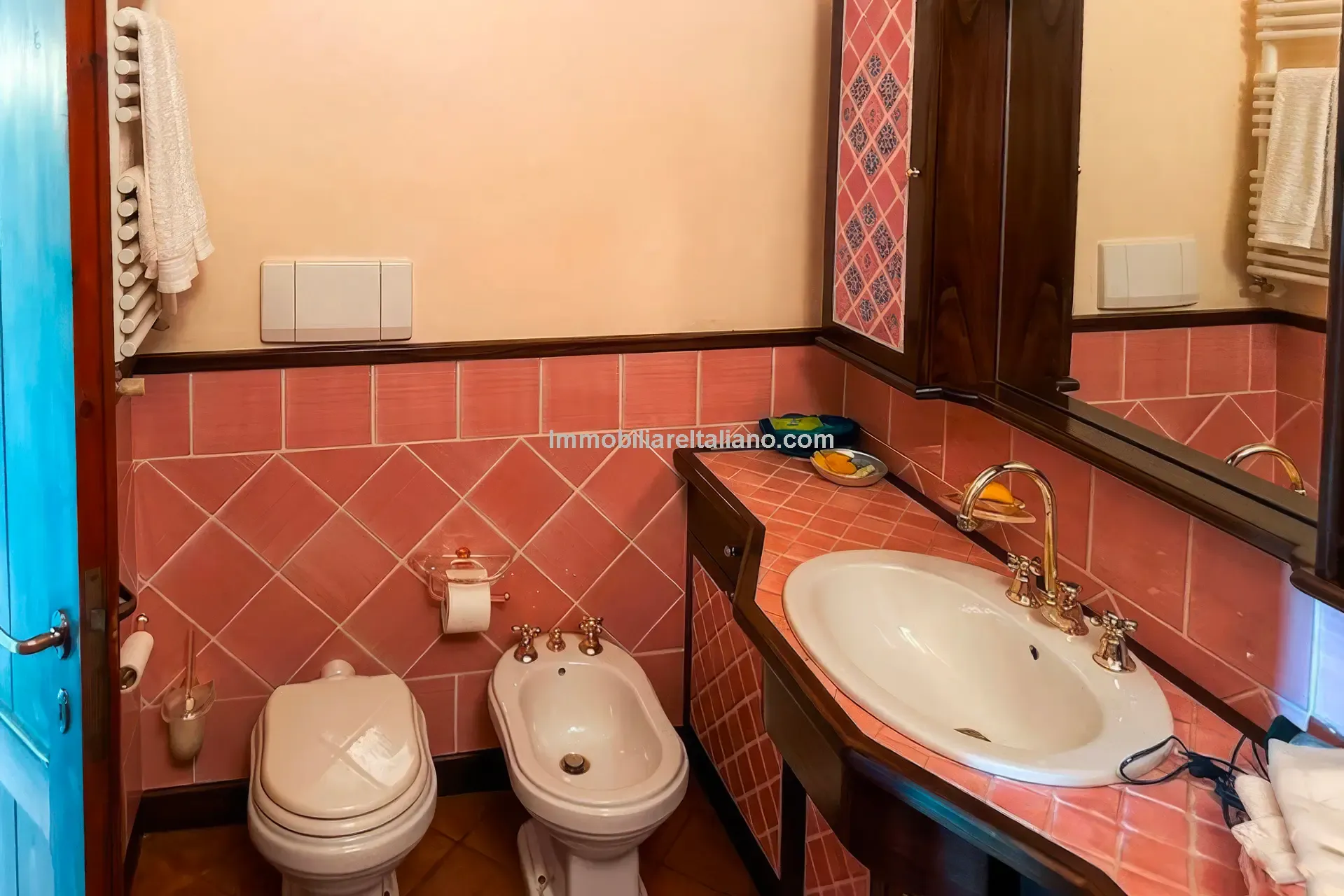 Expansive Farmhouse with Vineyard in Lazio's Scenic Countryside - View image 33 of 42