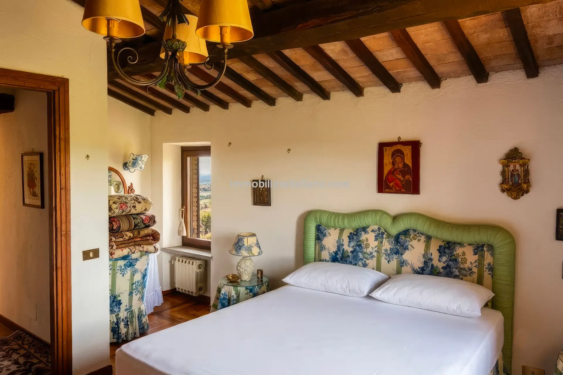 Expansive Farmhouse with Vineyard in Lazio's Scenic Countryside - View image 36 of 42