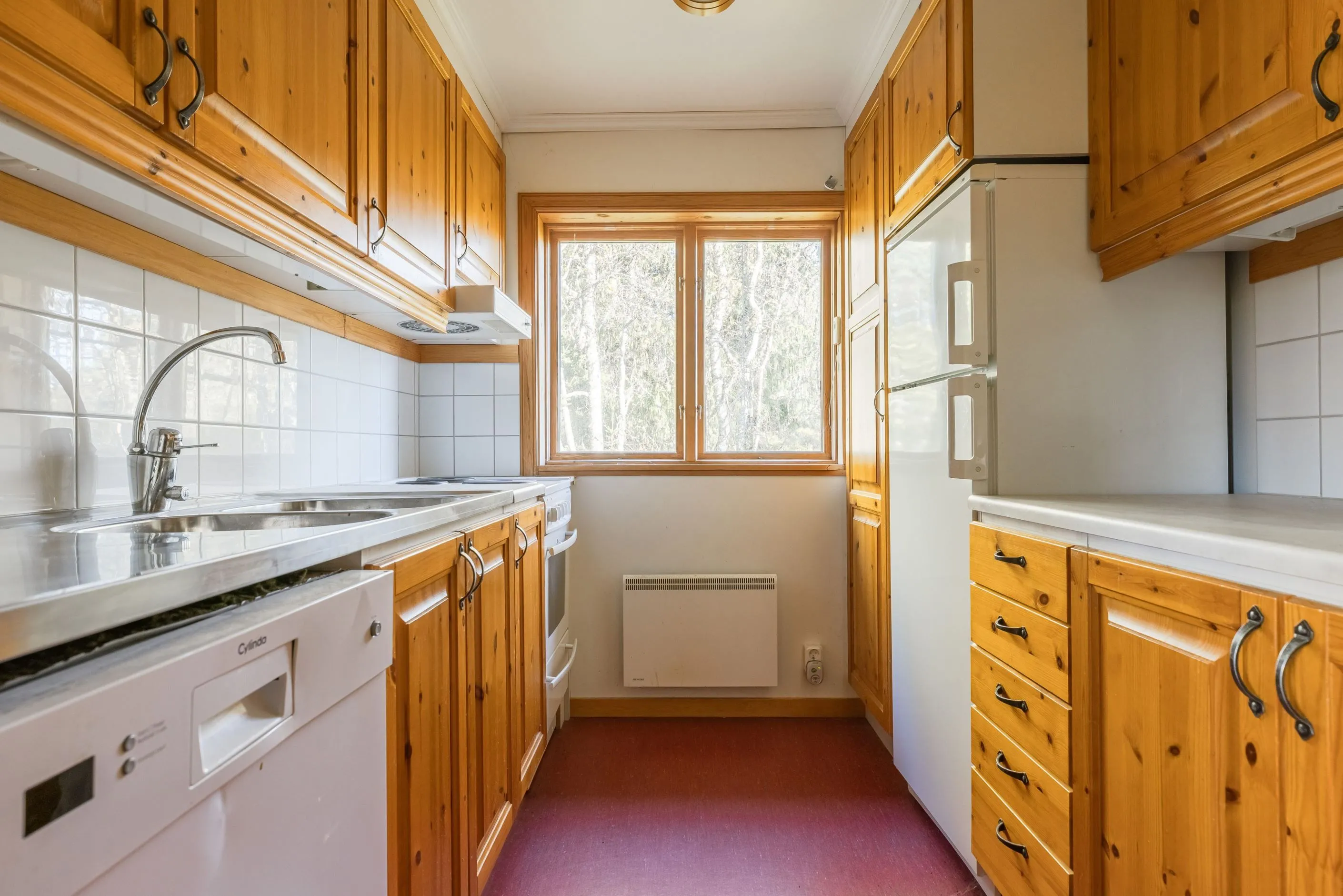 1950s Swedish Country House with Expansive Garden in Ski-Lovers' Bruksvallarna - View image 9 of 36