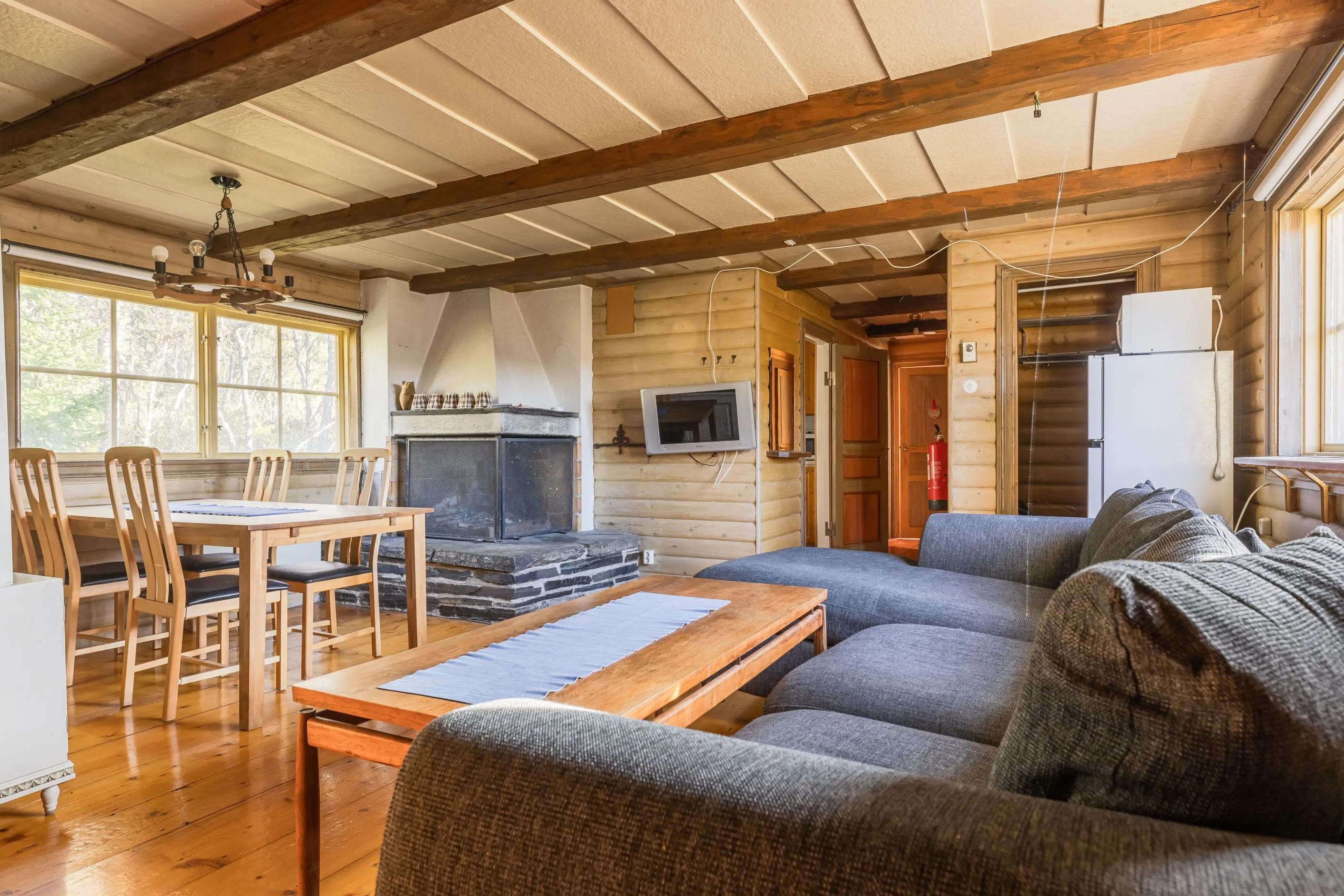 1950s Swedish Country House with Expansive Garden in Ski-Lovers' Bruksvallarna - View image 16 of 36