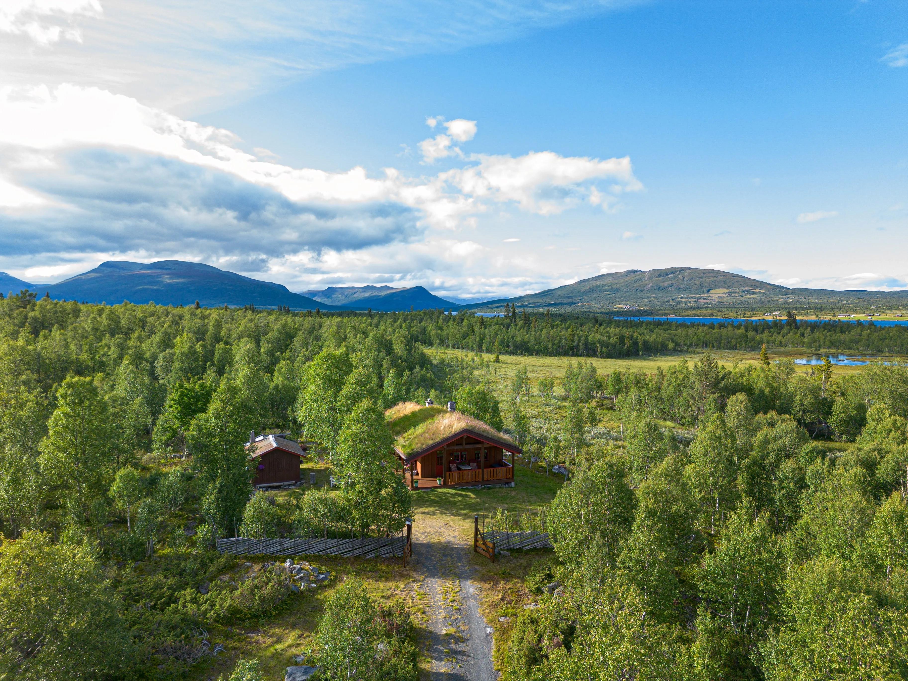 1970s Norwegian Cabin with Terrace Near Storfjorden in Vestre Slidre - Image 1
