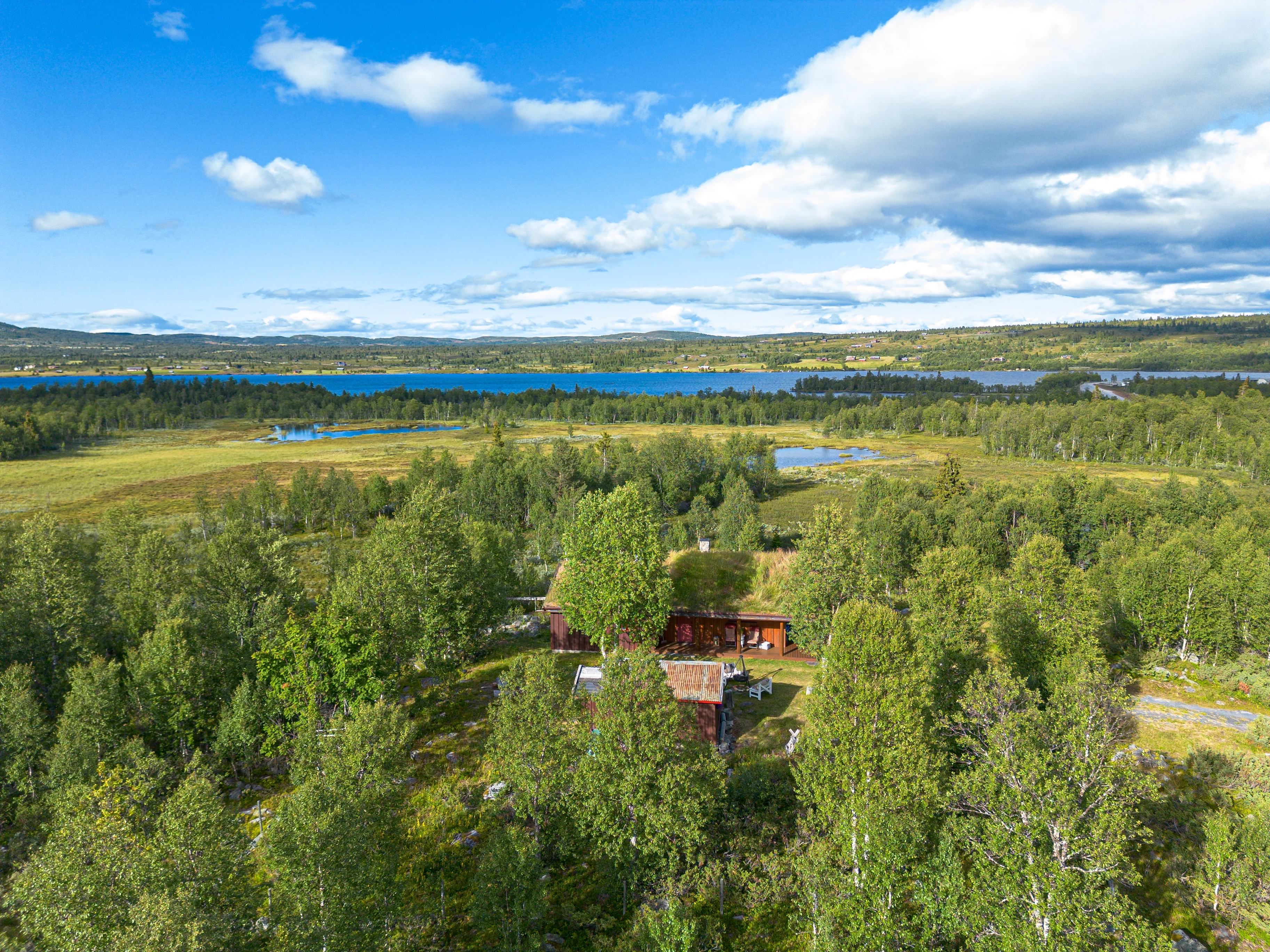 1970s Norwegian Cabin with Terrace Near Storfjorden in Vestre Slidre - Image 2