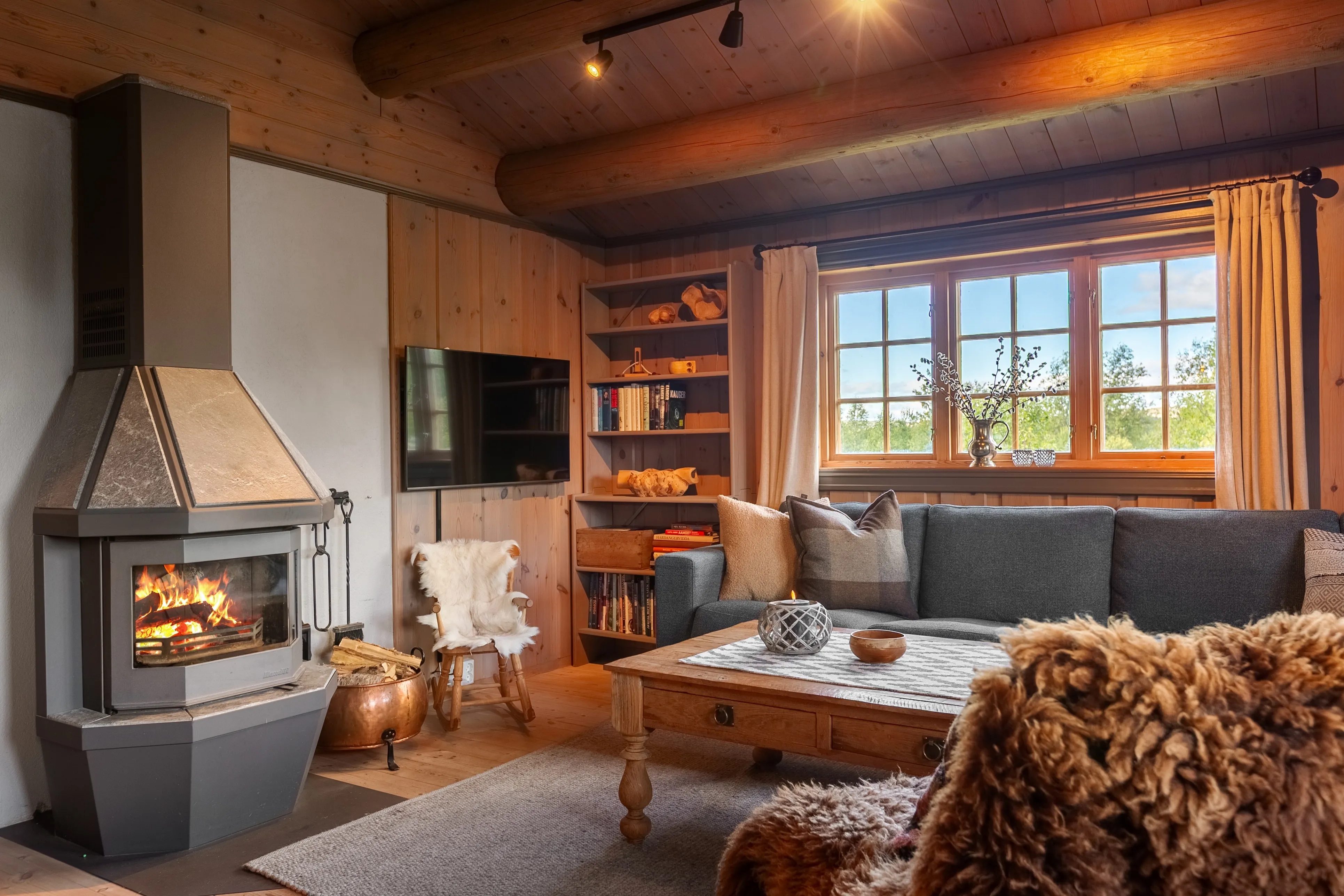 1970s Norwegian Cabin with Terrace Near Storfjorden in Vestre Slidre - View image 6 of 38