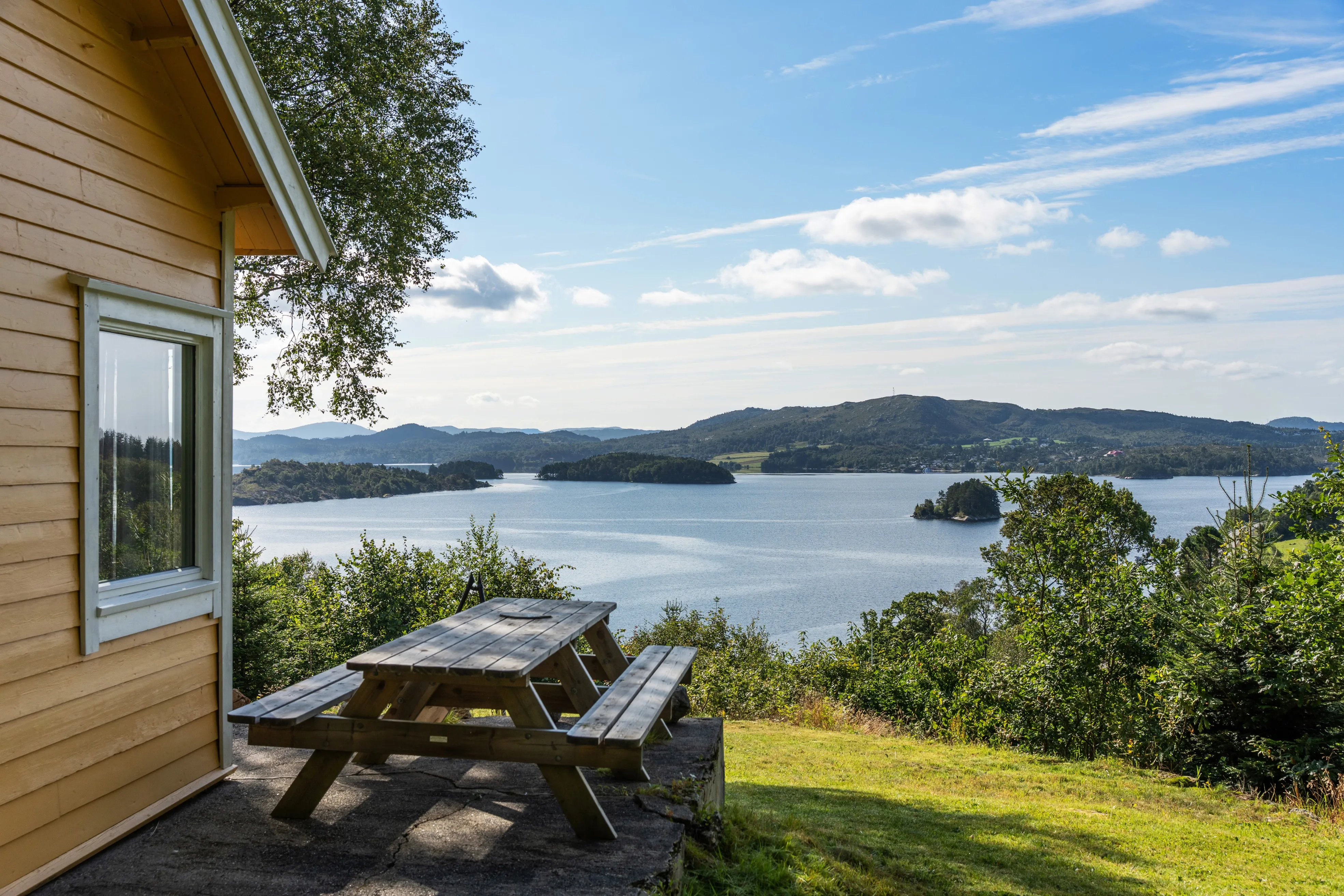 1940s Cabin with Expansive Grounds in Aksdal, Norway - View image 9 of 33