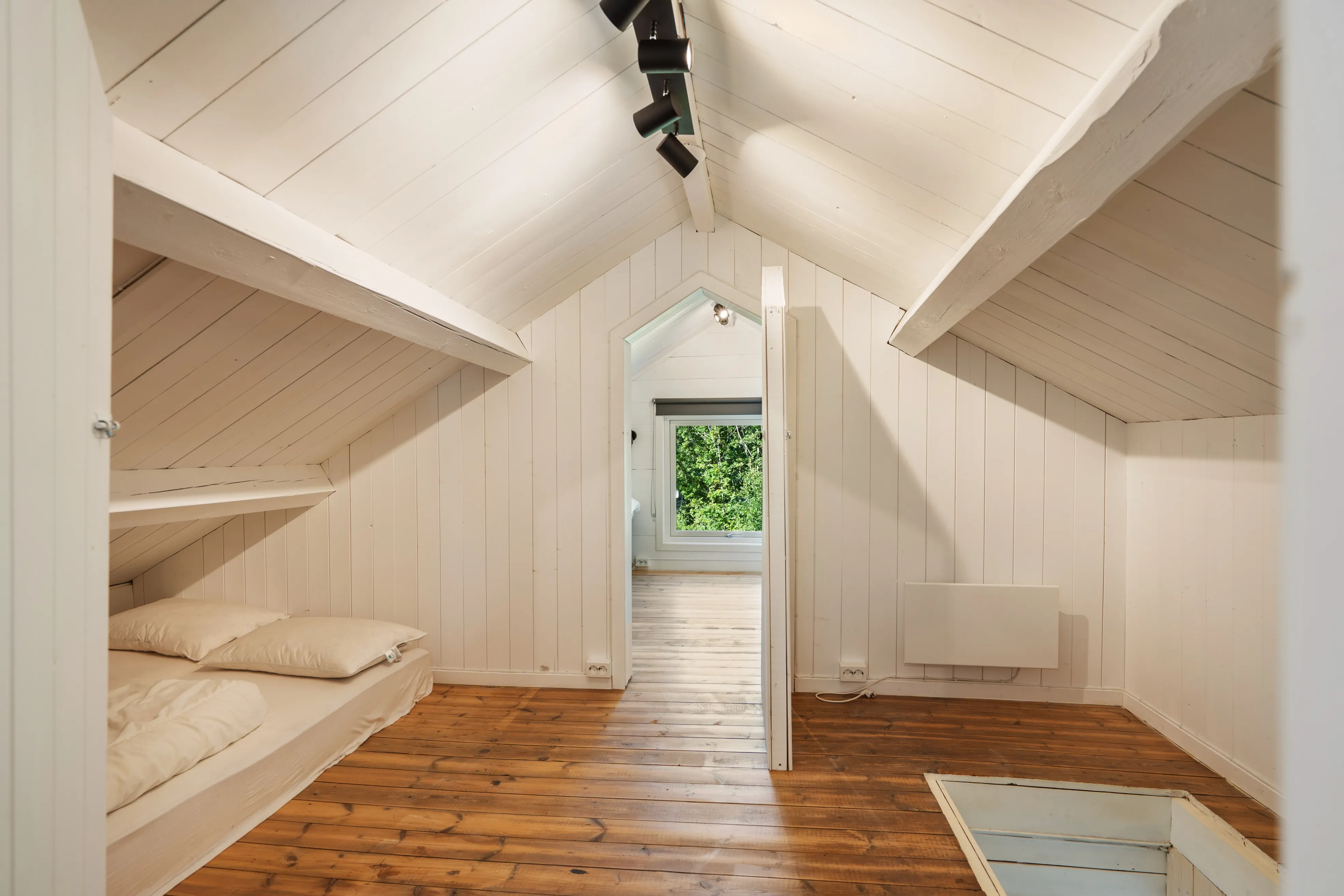 1940s Cabin with Expansive Grounds in Aksdal, Norway - View image 26 of 33
