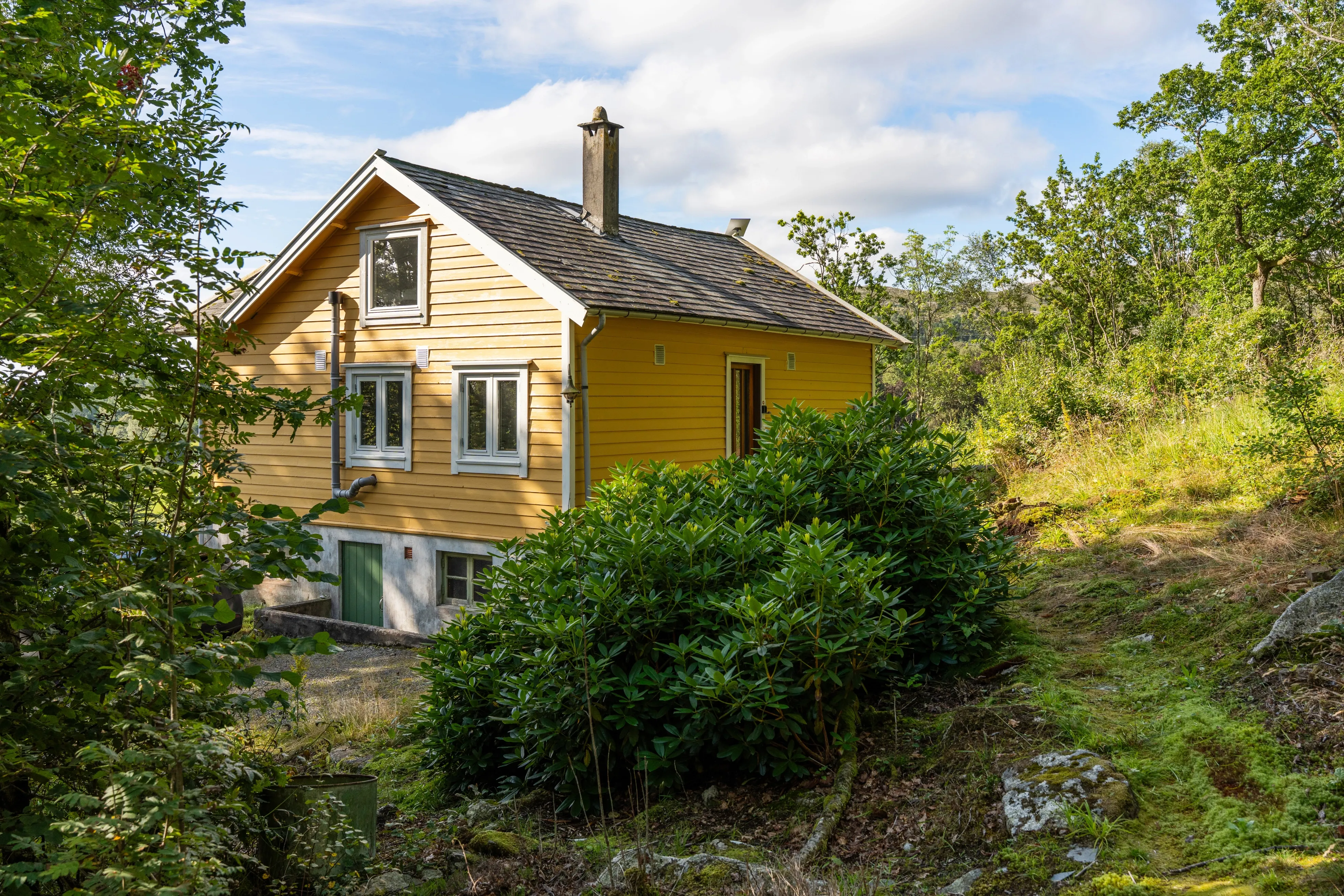 1940s Cabin with Expansive Grounds in Aksdal, Norway - View image 29 of 33