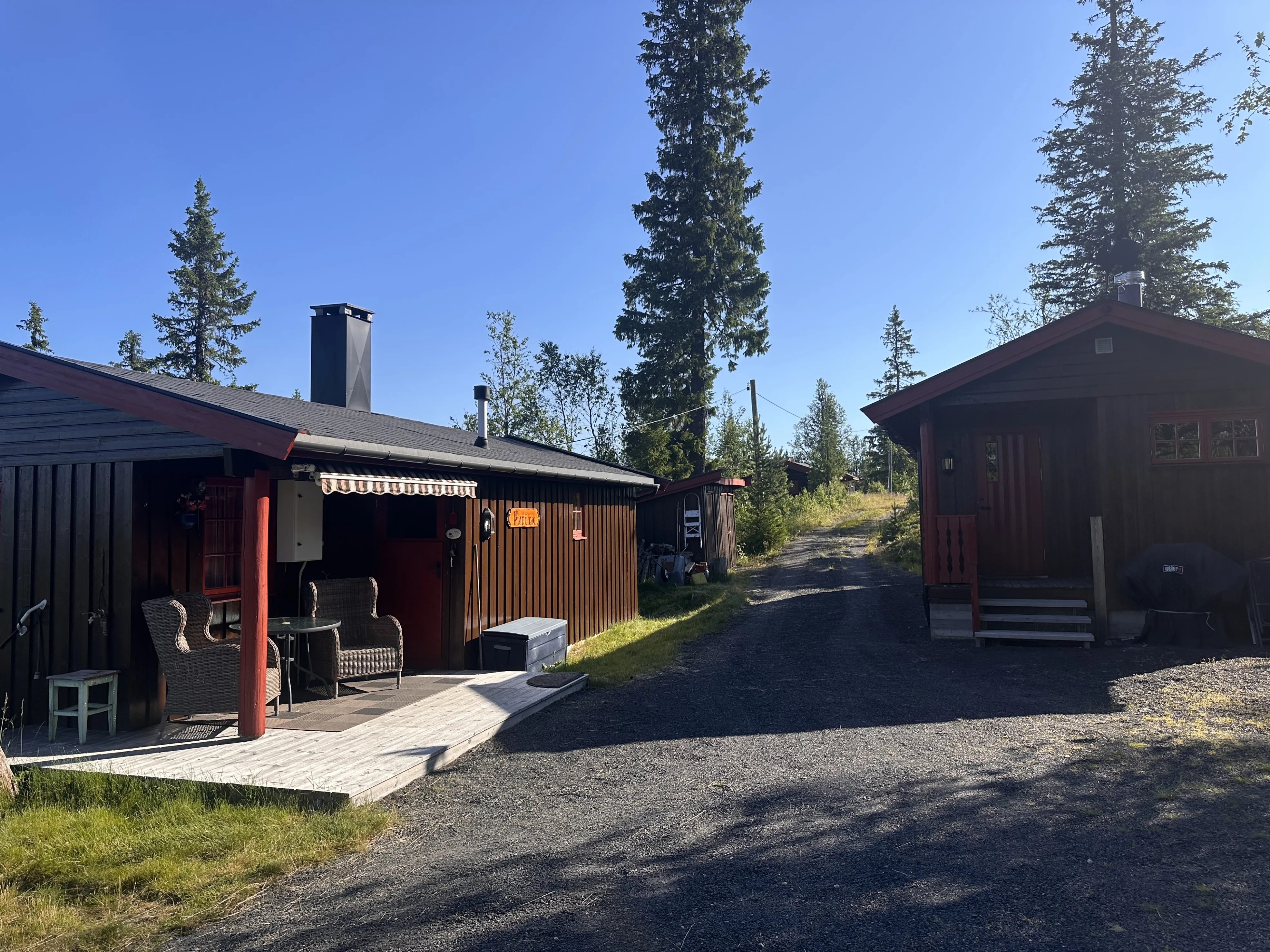 Rustic 2-Bedroom Cabin with Annex and Expansive Grounds in Etnedal, Norway - Image 2