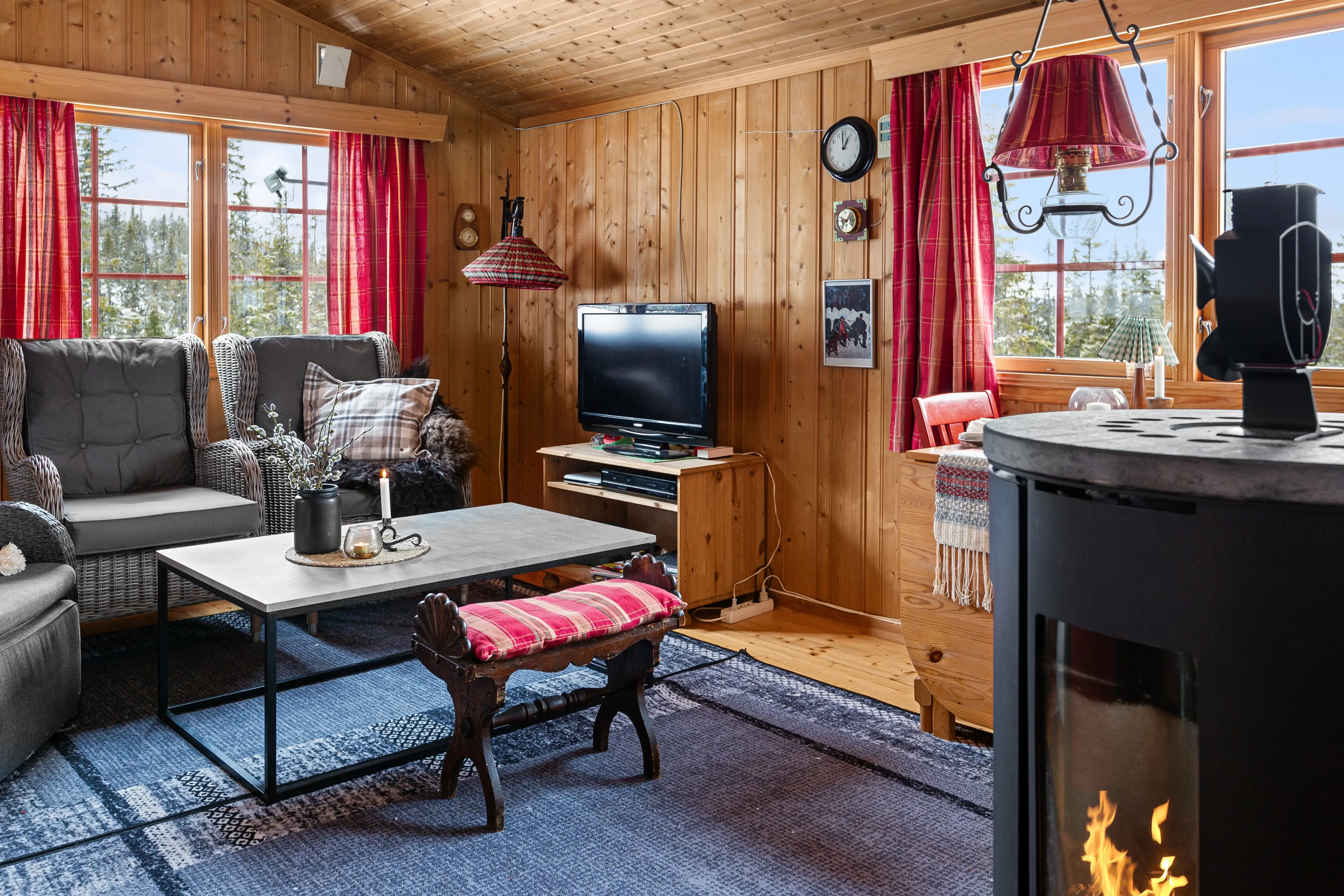 Rustic 2-Bedroom Cabin with Annex and Expansive Grounds in Etnedal, Norway - View image 7 of 31