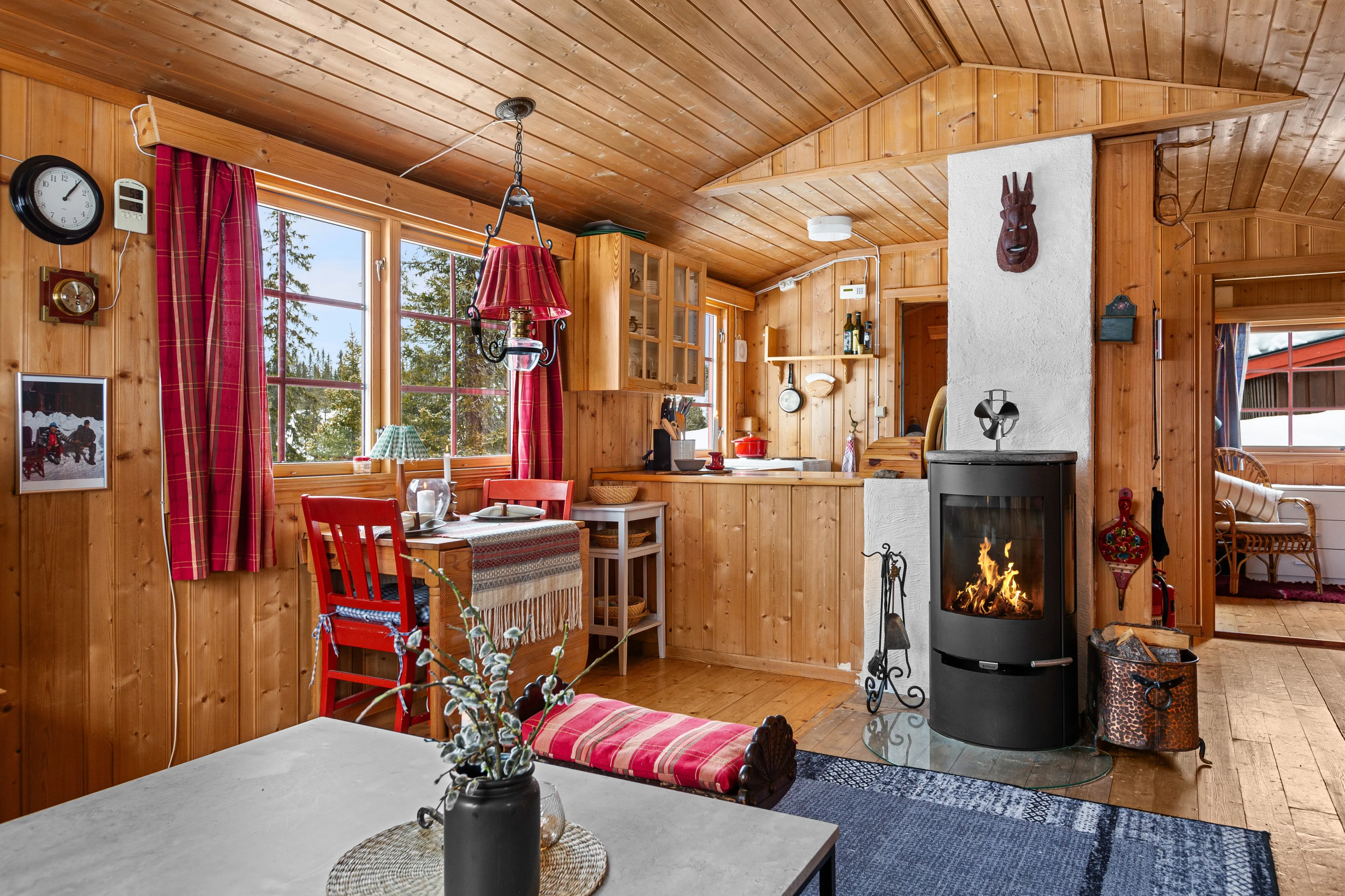 Rustic 2-Bedroom Cabin with Annex and Expansive Grounds in Etnedal, Norway - View image 13 of 31