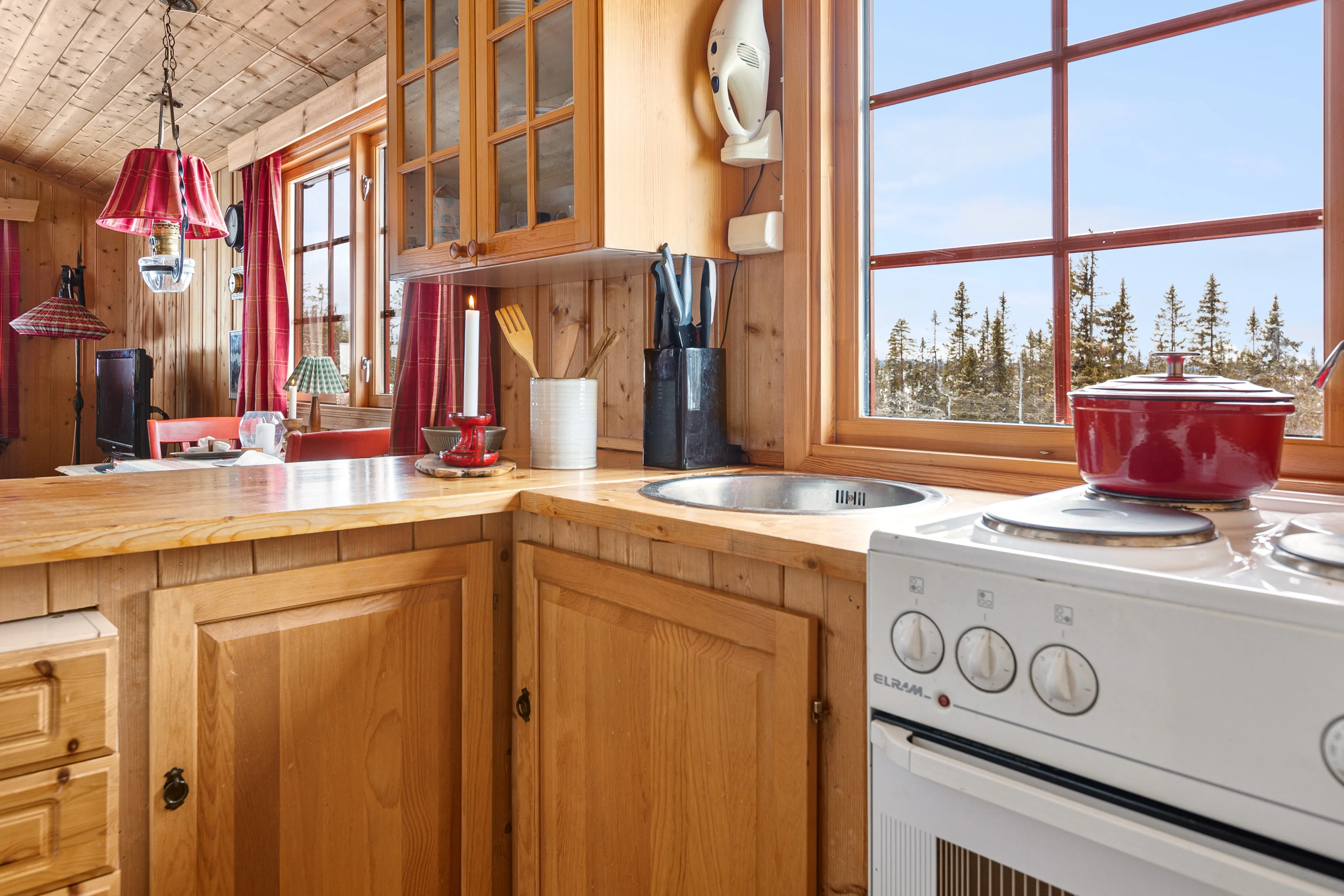 Rustic 2-Bedroom Cabin with Annex and Expansive Grounds in Etnedal, Norway - View image 14 of 31