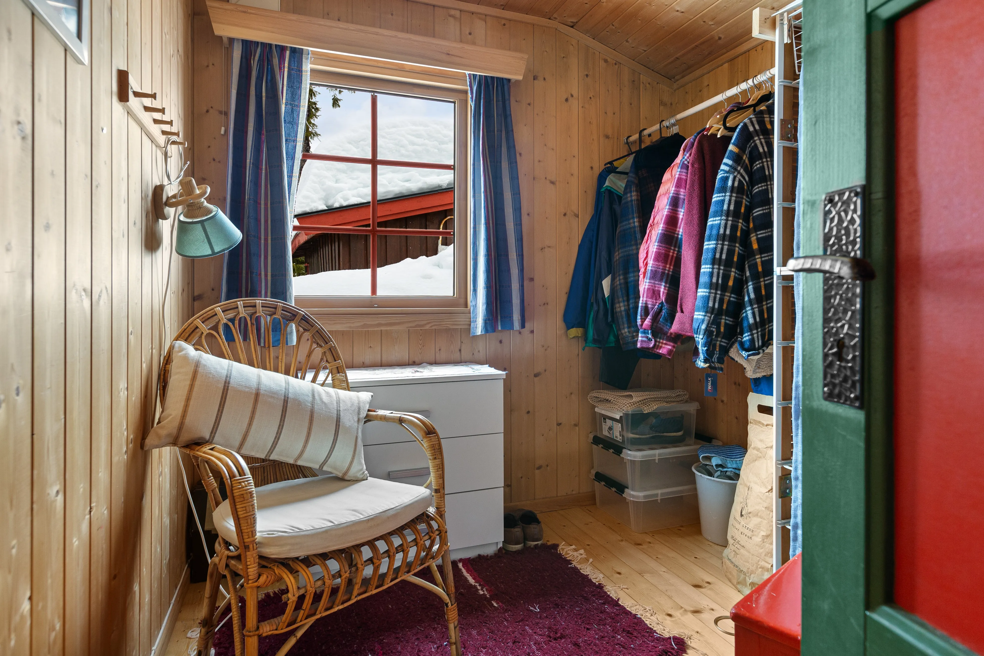 Rustic 2-Bedroom Cabin with Annex and Expansive Grounds in Etnedal, Norway - View image 18 of 31