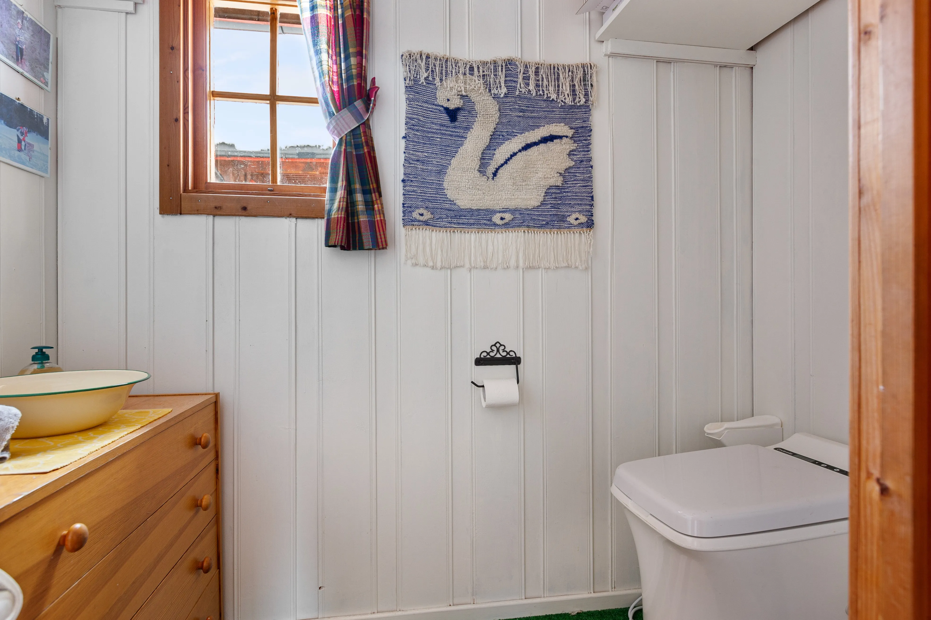 Rustic 2-Bedroom Cabin with Annex and Expansive Grounds in Etnedal, Norway - View image 19 of 31