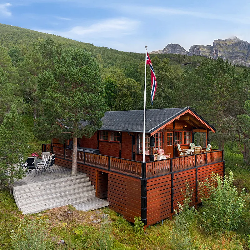 Scandinavian Cabin with Expansive Grounds in Grovfjord, Norway