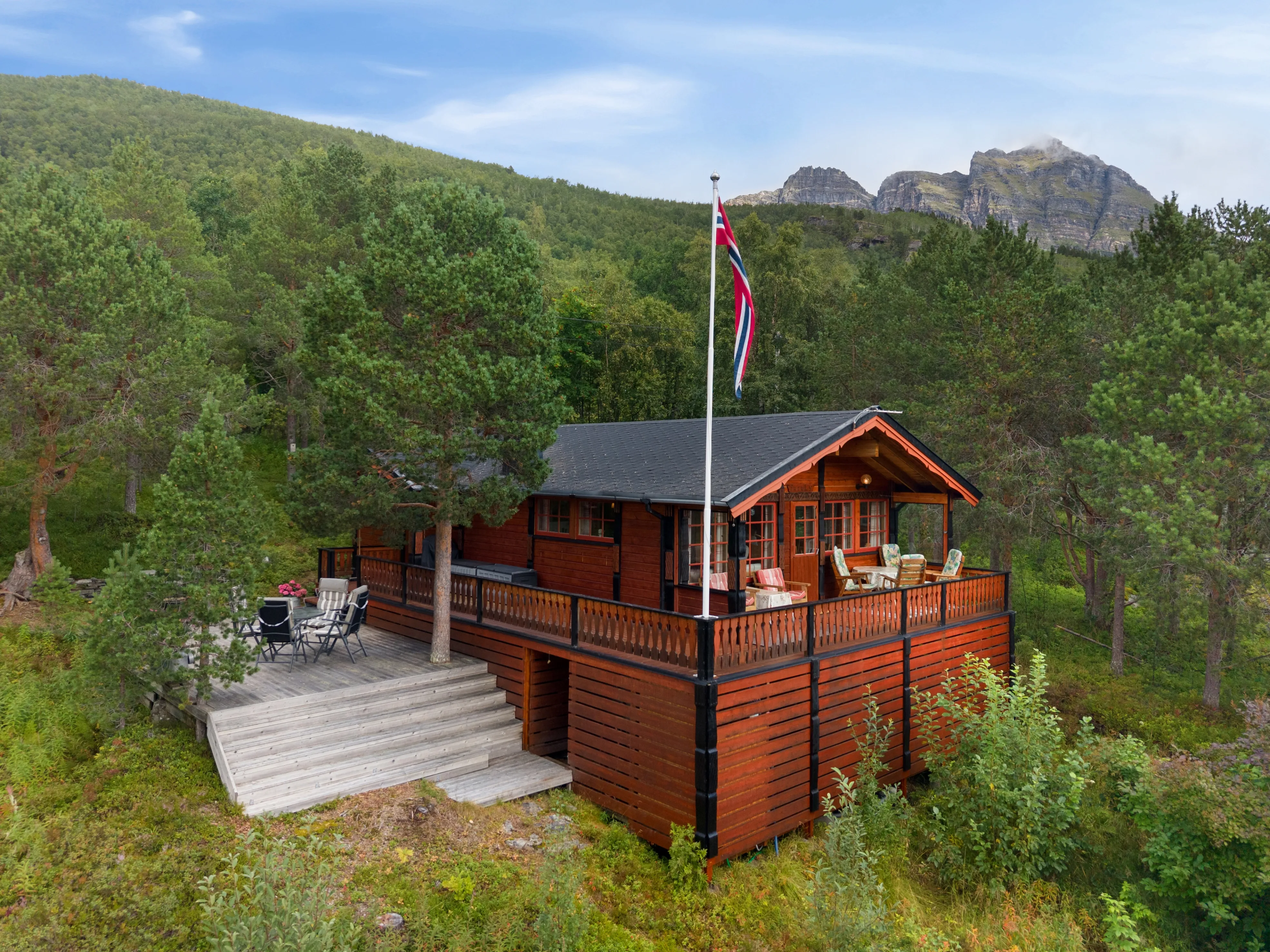 Scandinavian Cabin with Expansive Grounds in Grovfjord, Norway - Image 1