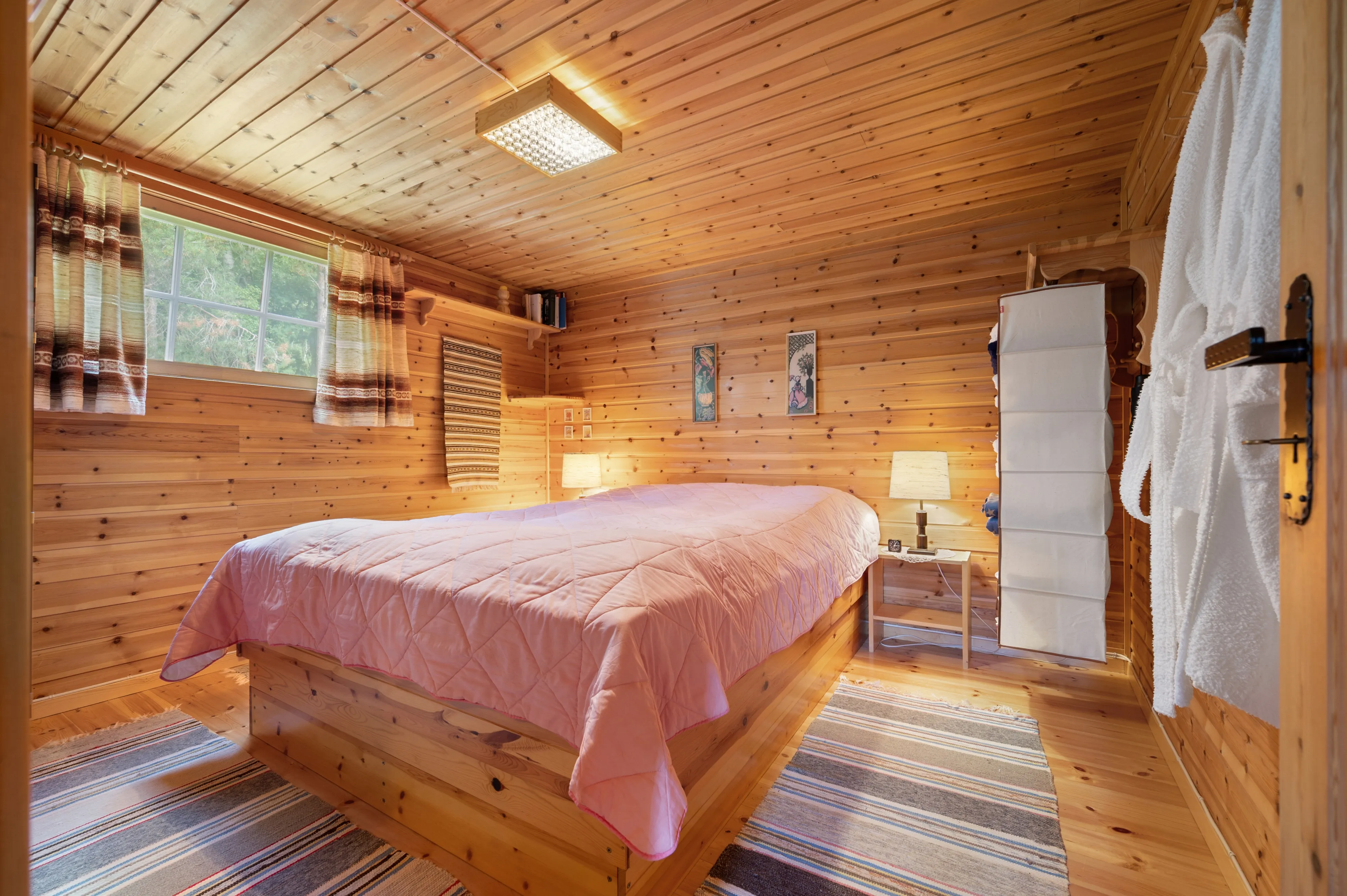 Scandinavian Cabin with Expansive Grounds in Grovfjord, Norway - View image 15 of 46