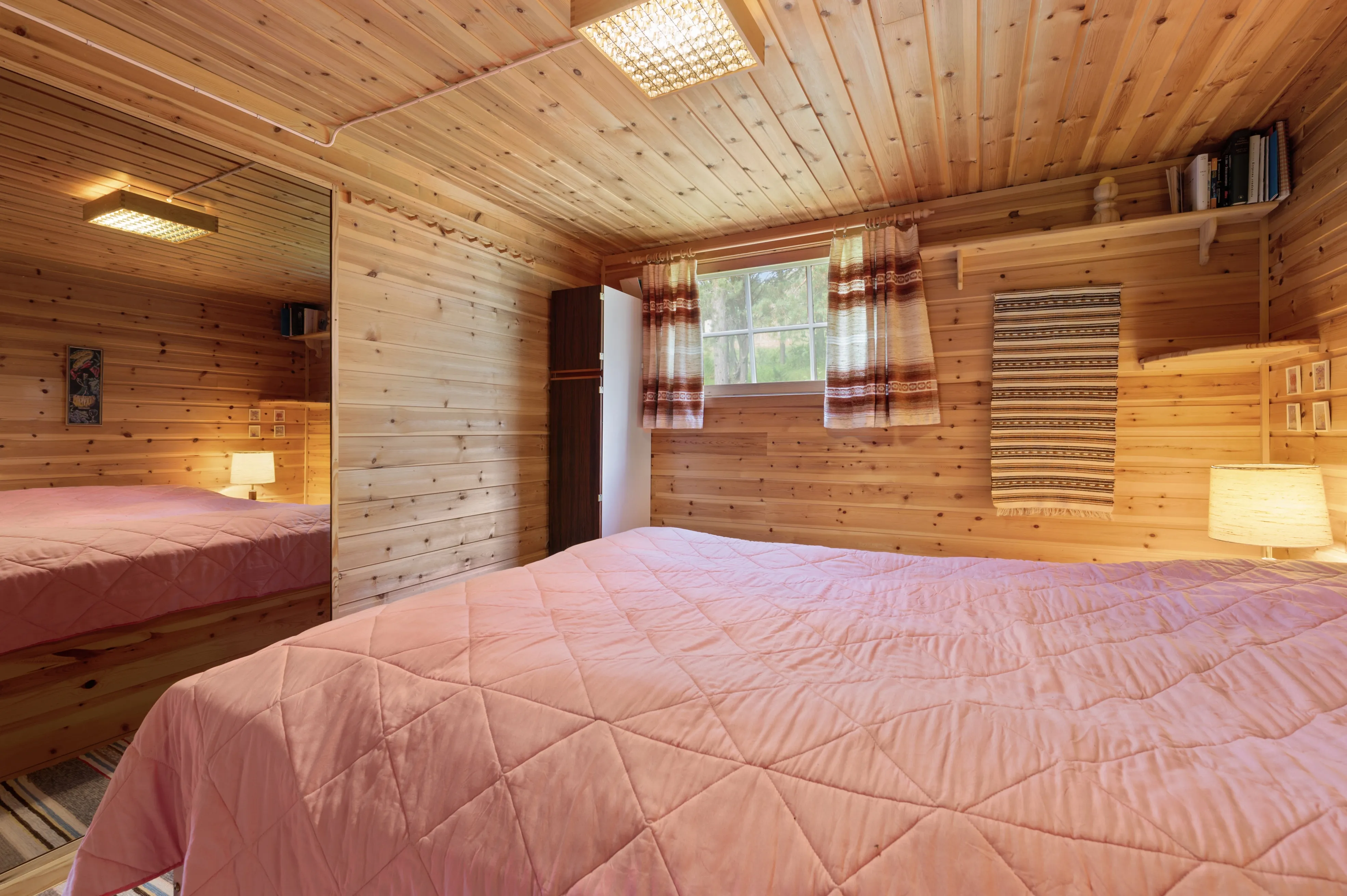 Scandinavian Cabin with Expansive Grounds in Grovfjord, Norway - View image 16 of 46