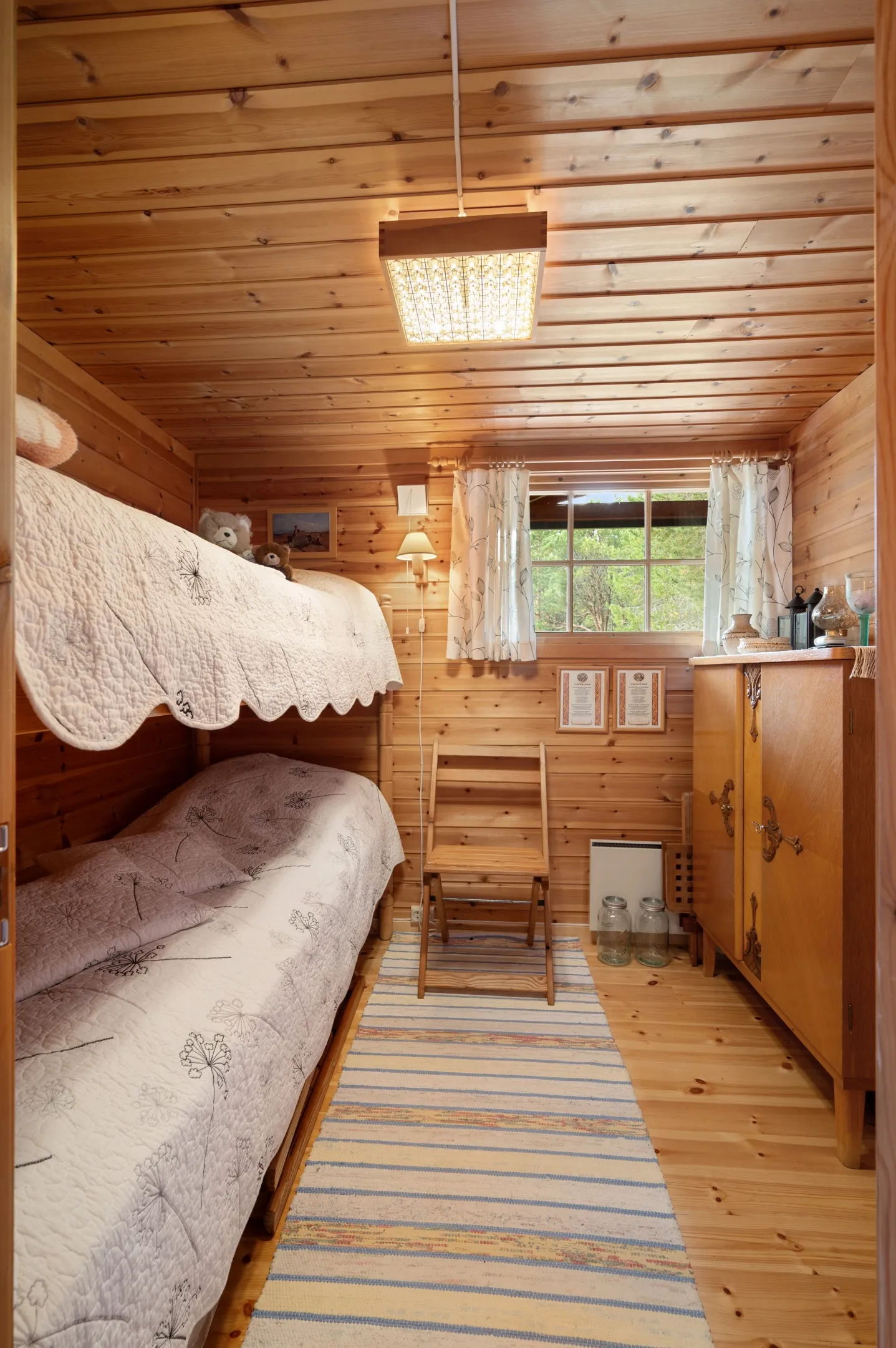 Scandinavian Cabin with Expansive Grounds in Grovfjord, Norway - View image 17 of 46