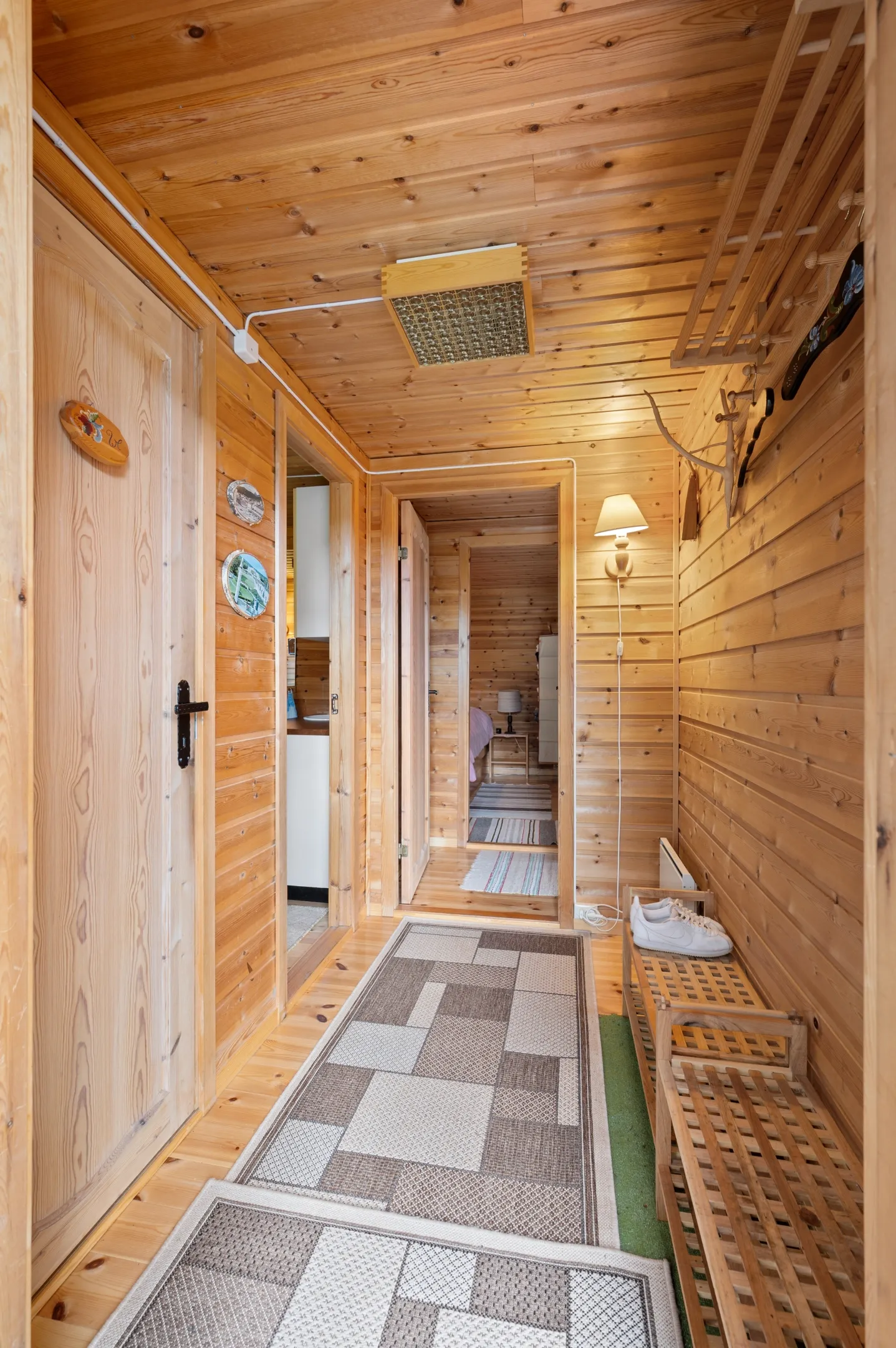 Scandinavian Cabin with Expansive Grounds in Grovfjord, Norway - View image 23 of 46