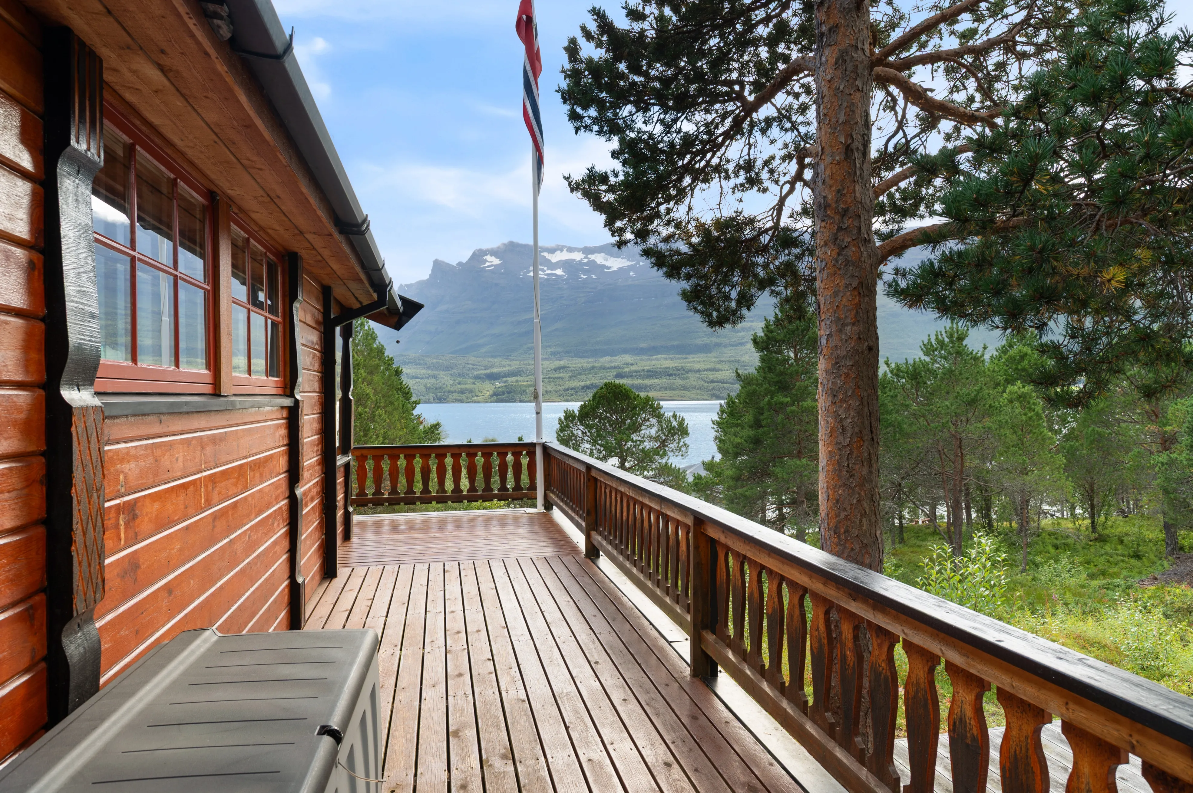 Scandinavian Cabin with Expansive Grounds in Grovfjord, Norway - View image 27 of 46
