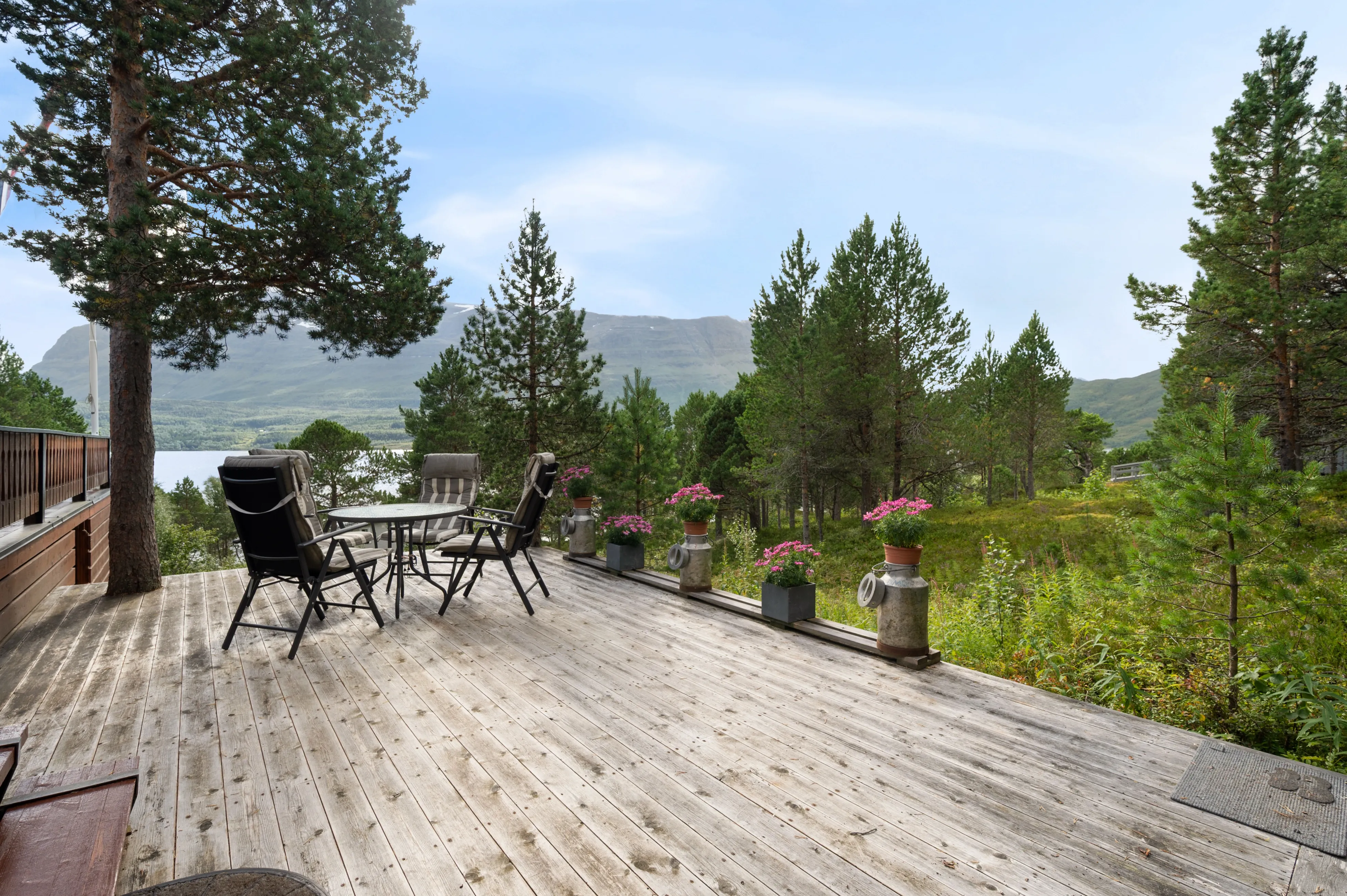 Scandinavian Cabin with Expansive Grounds in Grovfjord, Norway - View image 29 of 46