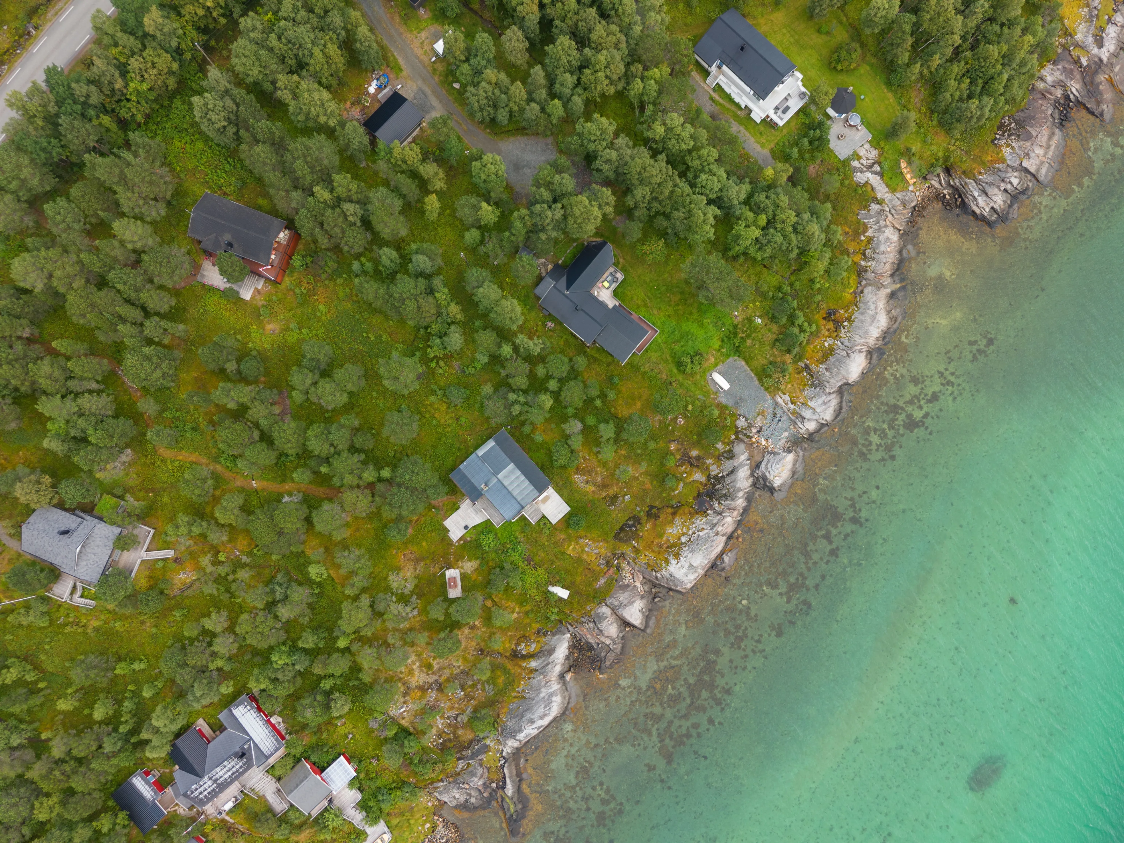 Scandinavian Cabin with Expansive Grounds in Grovfjord, Norway - View image 33 of 46
