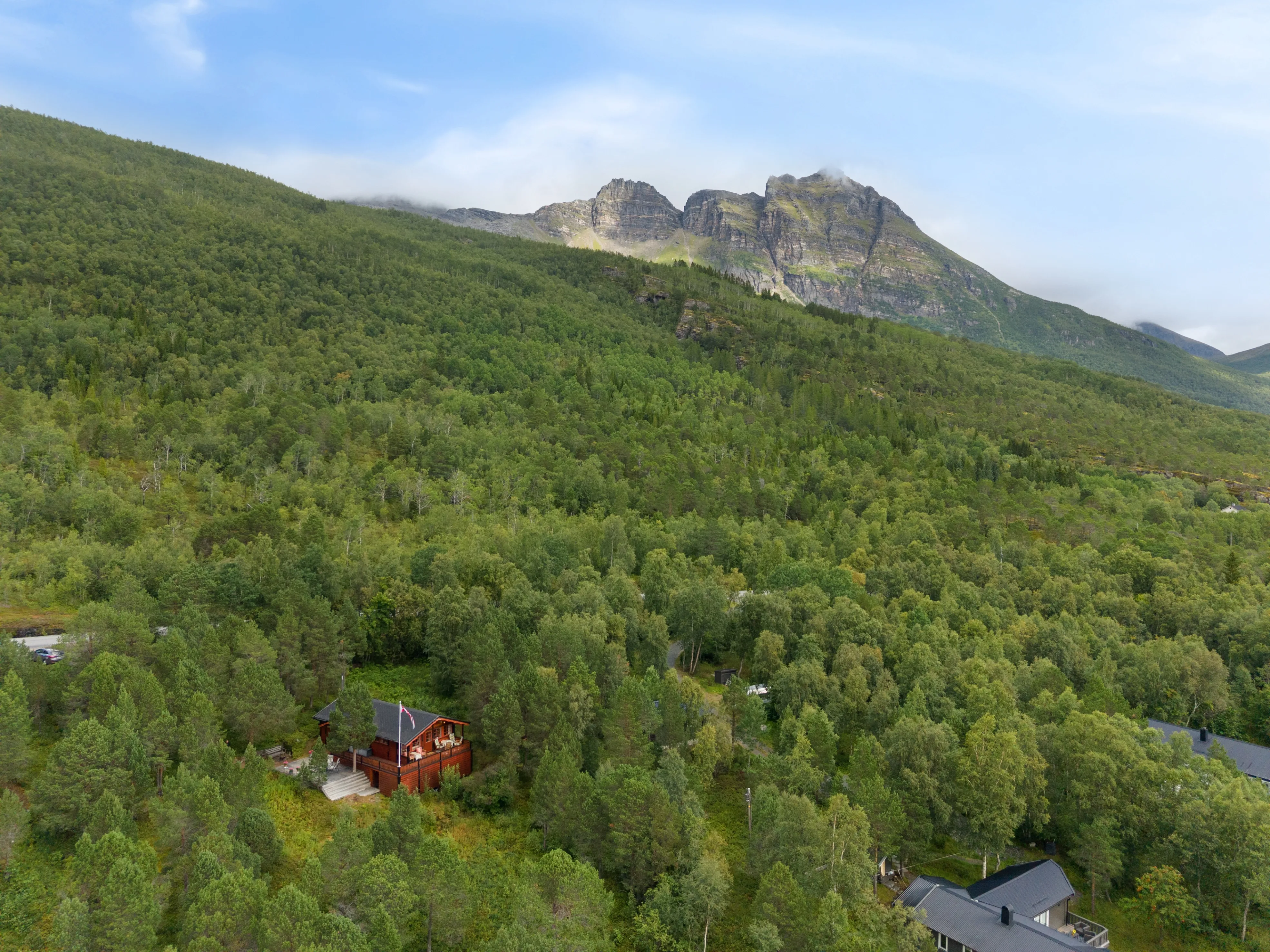 Scandinavian Cabin with Expansive Grounds in Grovfjord, Norway - View image 36 of 46