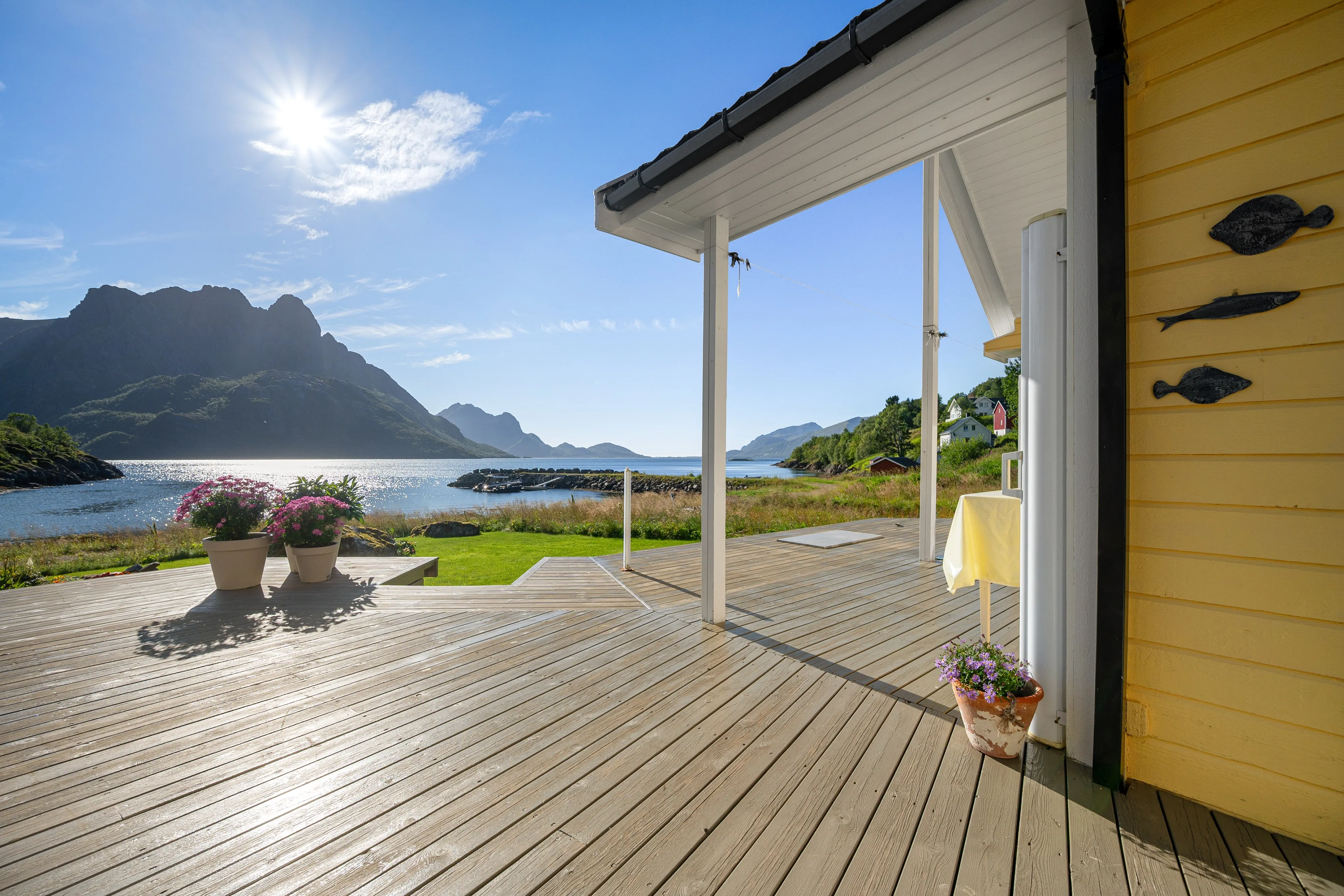 Contemporary 4-Bed House Overlooking the Sea in Myre, Norway - Image 3
