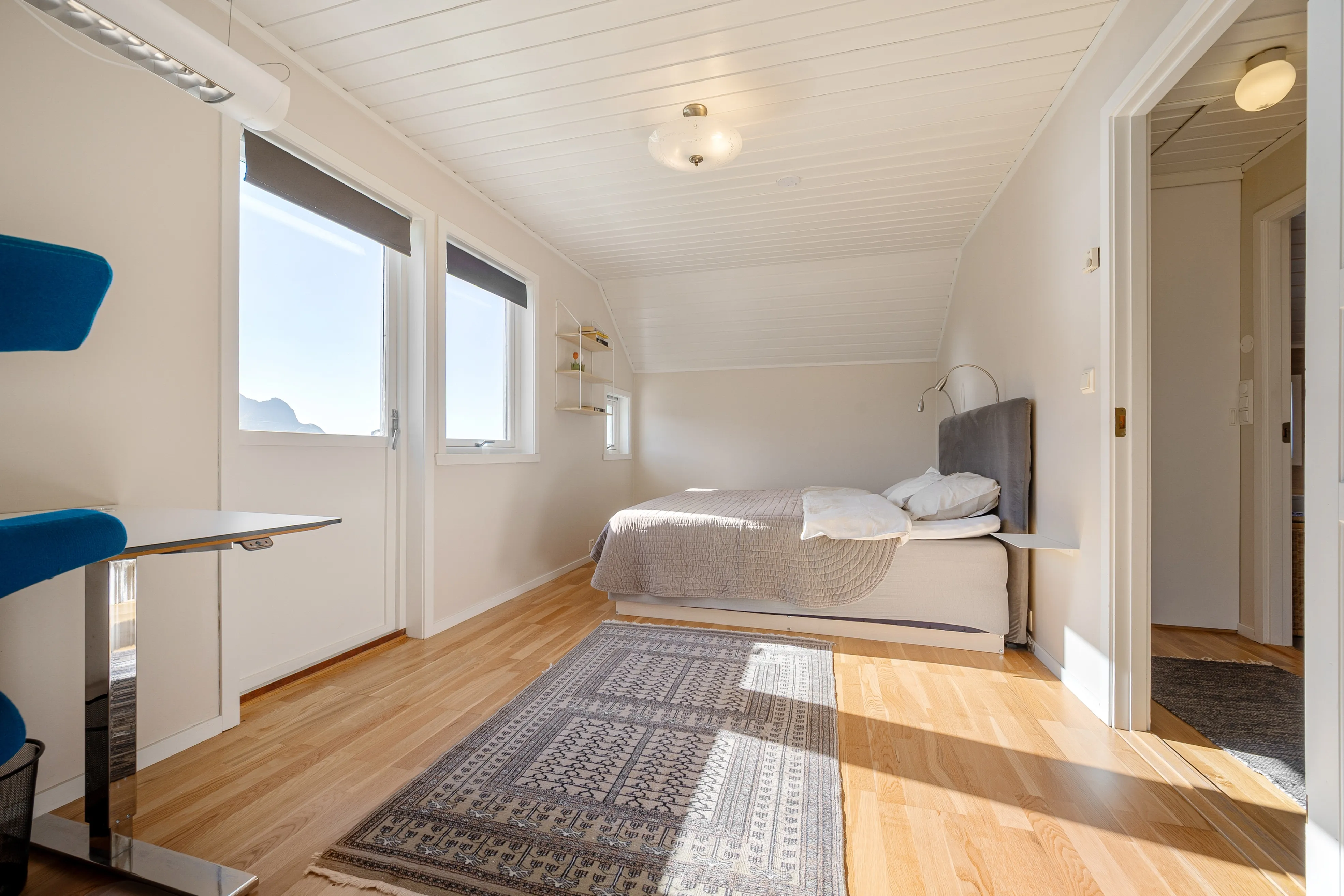 Contemporary 4-Bed House Overlooking the Sea in Myre, Norway - View image 32 of 51