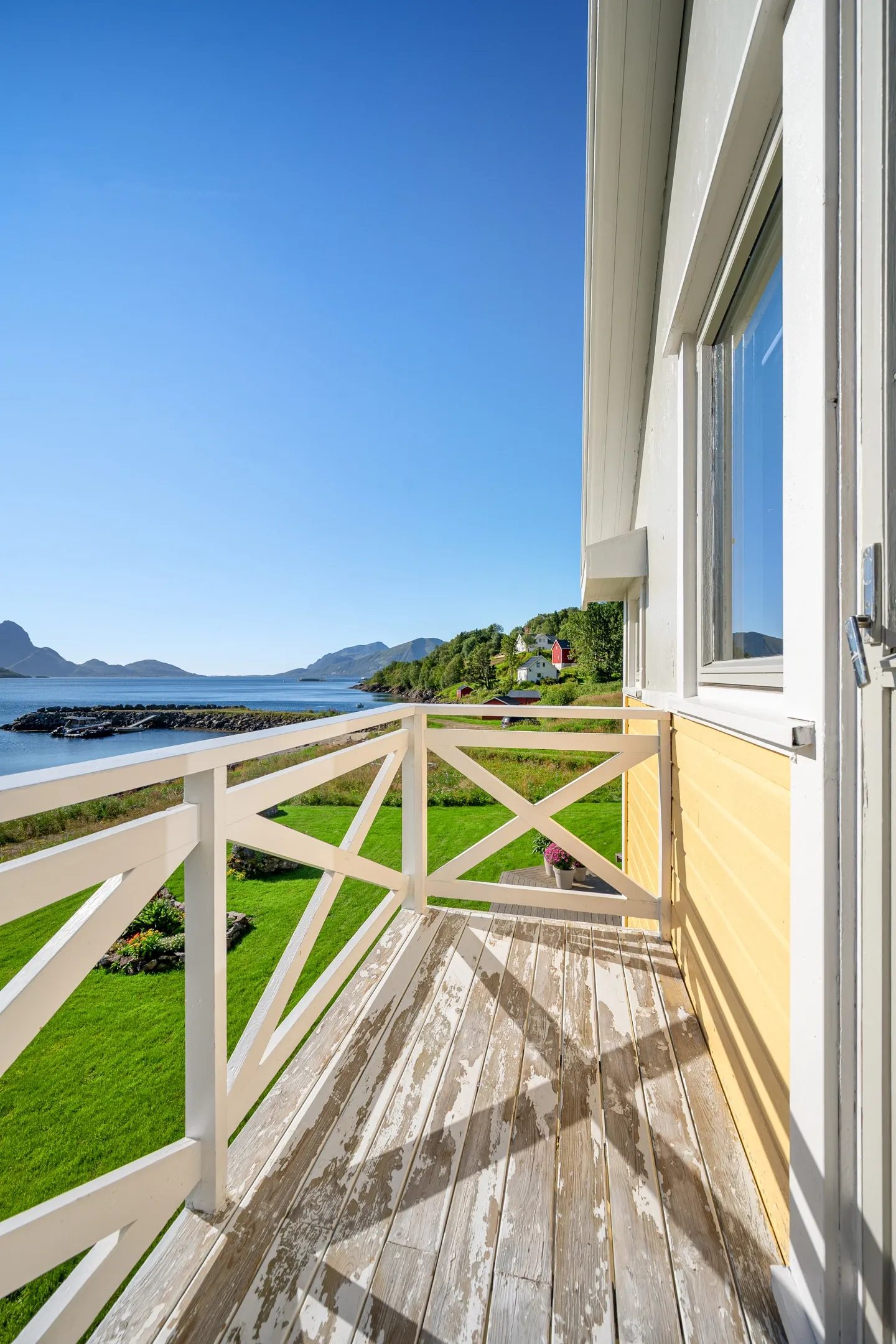 Contemporary 4-Bed House Overlooking the Sea in Myre, Norway - View image 35 of 51