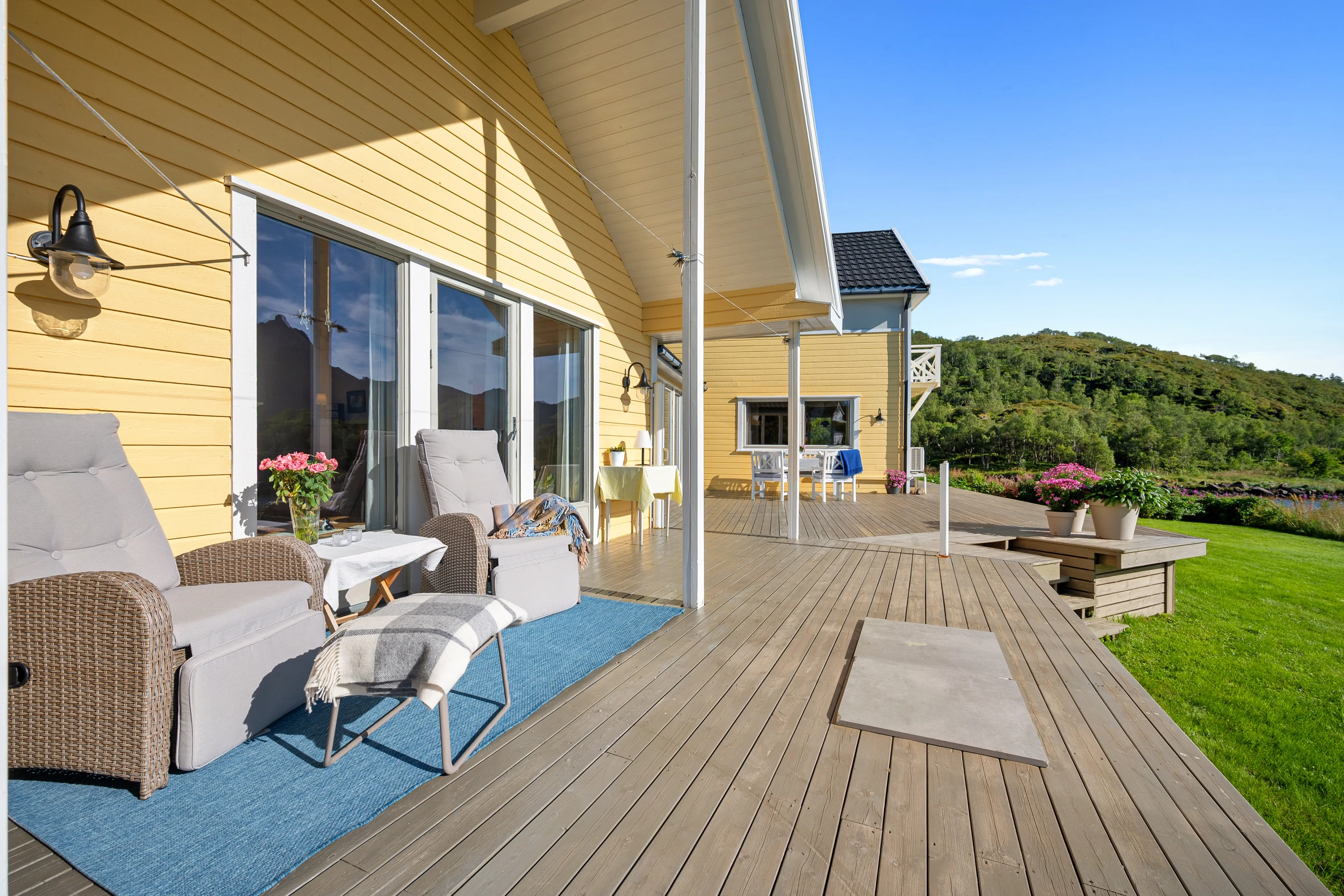 Contemporary 4-Bed House Overlooking the Sea in Myre, Norway - View image 36 of 51