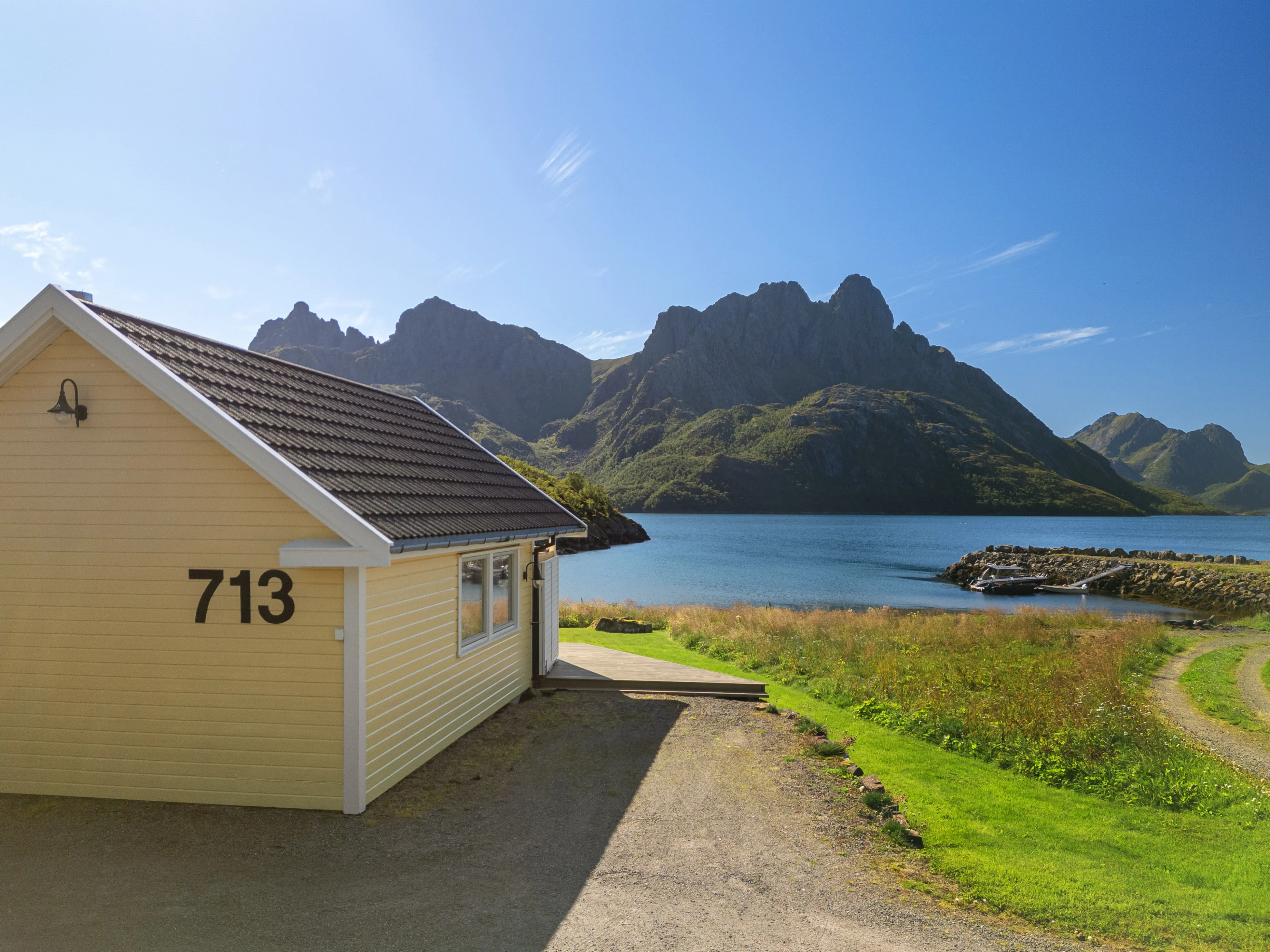 Contemporary 4-Bed House Overlooking the Sea in Myre, Norway - View image 44 of 51